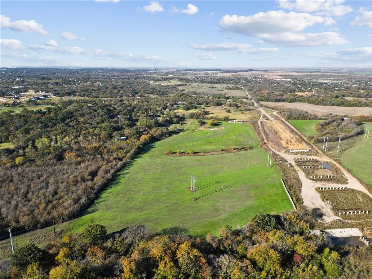 Farm For Sale in Denton County , 8123 Hilltop Road, Argyle, Texas 76226, 3 Bedroom, 2 Bathroom, Garage spaces, 2,014 Sqft, built in 1985, mls#21384537, Real Estate Agent in Argyle, Homes For Sale in Denton county, Homes For Sale in Argyle, Realtor in Argyle Texas, Real Estate Brokerage Independent Realty Texas, Luminita Cordes Realtor