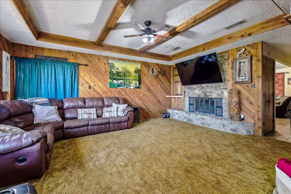Farm For Sale in Denton County , 8123 Hilltop Road, Argyle, Texas 76226, 3 Bedroom, 2 Bathroom, Garage spaces, 2,014 Sqft, built in 1985, mls#21384537, Real Estate Agent in Argyle, Homes For Sale in Denton county, Homes For Sale in Argyle, Realtor in Argyle Texas, Real Estate Brokerage Independent Realty Texas, Luminita Cordes Realtor