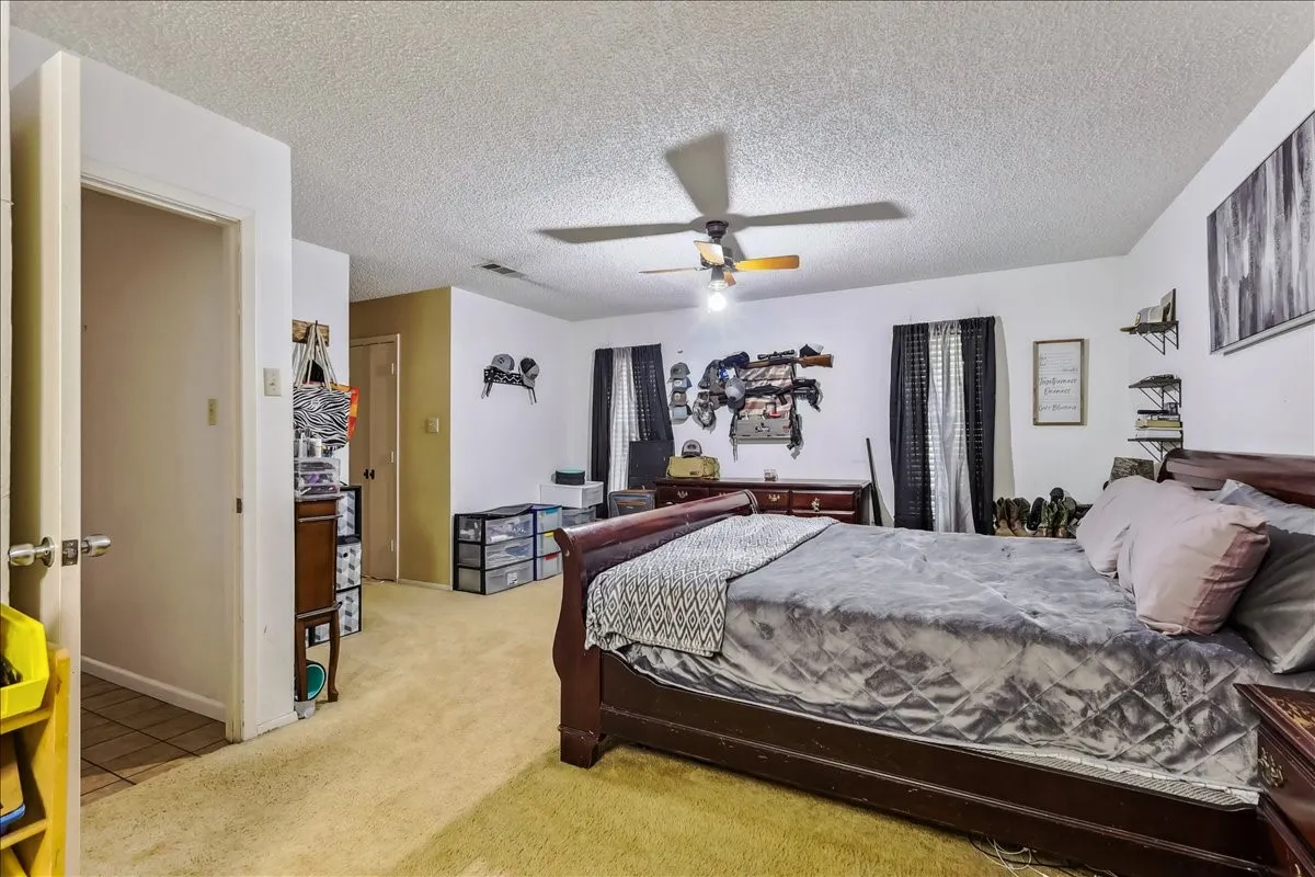 Farm For Sale in Denton County , 8123 Hilltop Road, Argyle, Texas 76226, 3 Bedroom, 2 Bathroom, Garage spaces, 2,014 Sqft, built in 1985, mls#21384537, Real Estate Agent in Argyle, Homes For Sale in Denton county, Homes For Sale in Argyle, Realtor in Argyle Texas, Real Estate Brokerage Independent Realty Texas, Luminita Cordes Realtor