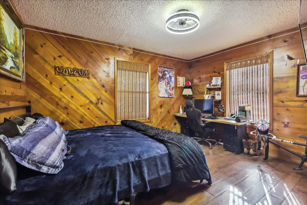 Farm For Sale in Denton County , 8123 Hilltop Road, Argyle, Texas 76226, 3 Bedroom, 2 Bathroom, Garage spaces, 2,014 Sqft, built in 1985, mls#21384537, Real Estate Agent in Argyle, Homes For Sale in Denton county, Homes For Sale in Argyle, Realtor in Argyle Texas, Real Estate Brokerage Independent Realty Texas, Luminita Cordes Realtor