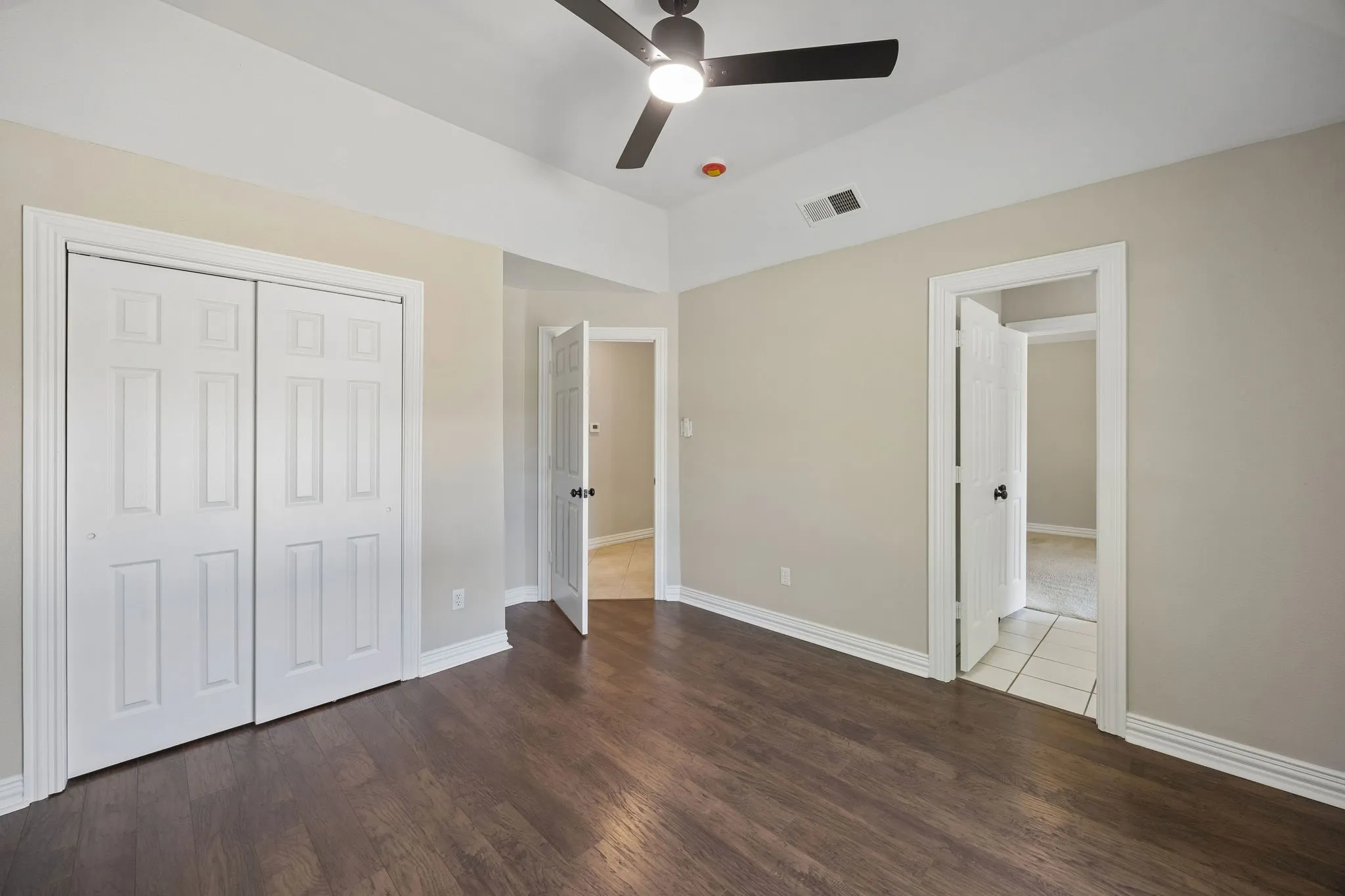 Single Family Residence For Sale in Denton County , 3700 Maywood Court, Carrollton, Texas 75007, 4 Bedroom, 3 Bathroom, 2 Garage spaces, 2,567 Sqft, built in 1992, mls#21384540, Real Estate Agent in Carrollton, Homes For Sale in Denton county, Homes For Sale in Carrollton, Realtor in Carrollton Texas, Real Estate Brokerage Independent Realty Texas, Luminita Cordes Realtor