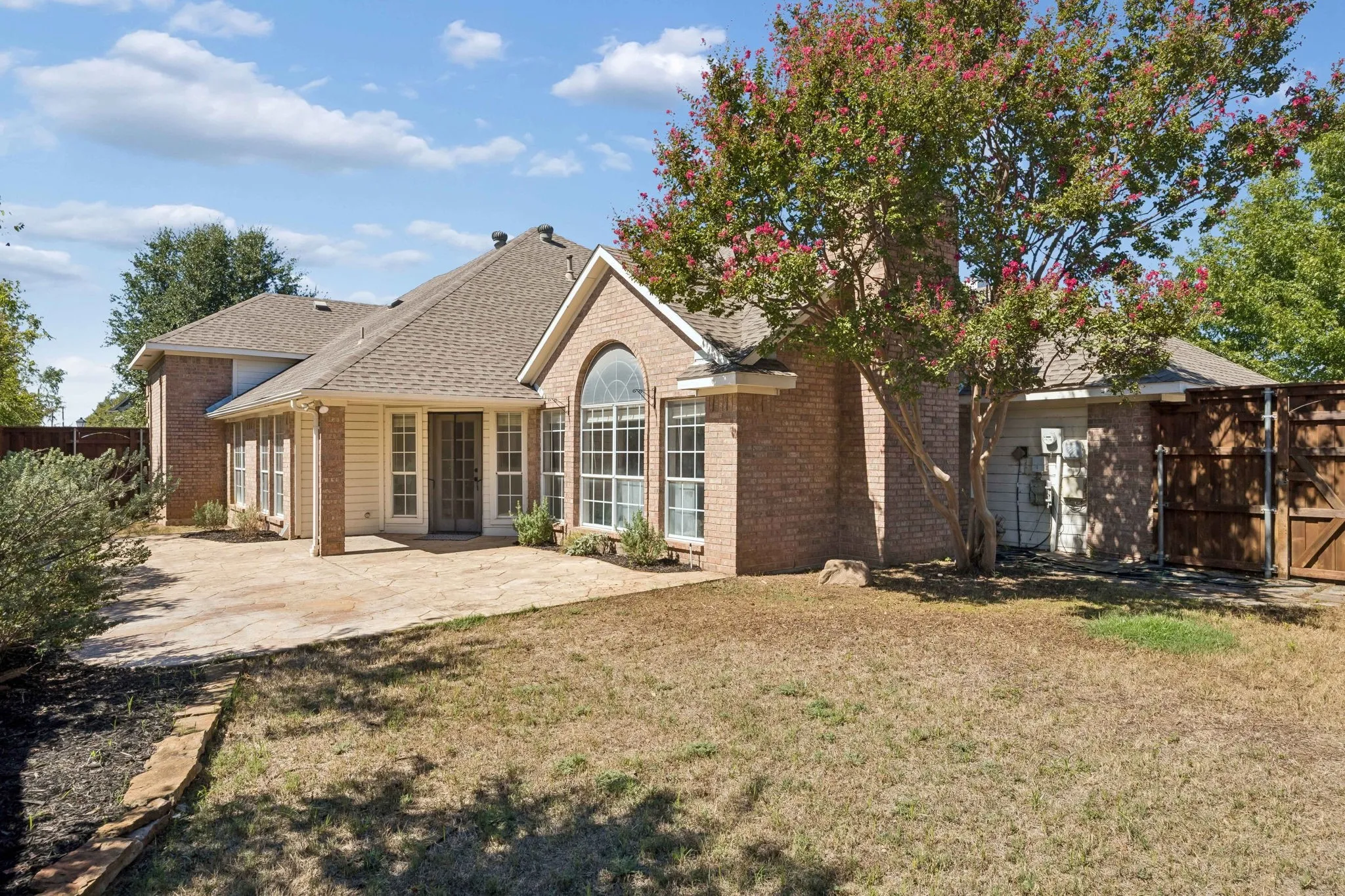 Single Family Residence For Sale in Denton County , 3700 Maywood Court, Carrollton, Texas 75007, 4 Bedroom, 3 Bathroom, 2 Garage spaces, 2,567 Sqft, built in 1992, mls#21384540, Real Estate Agent in Carrollton, Homes For Sale in Denton county, Homes For Sale in Carrollton, Realtor in Carrollton Texas, Real Estate Brokerage Independent Realty Texas, Luminita Cordes Realtor