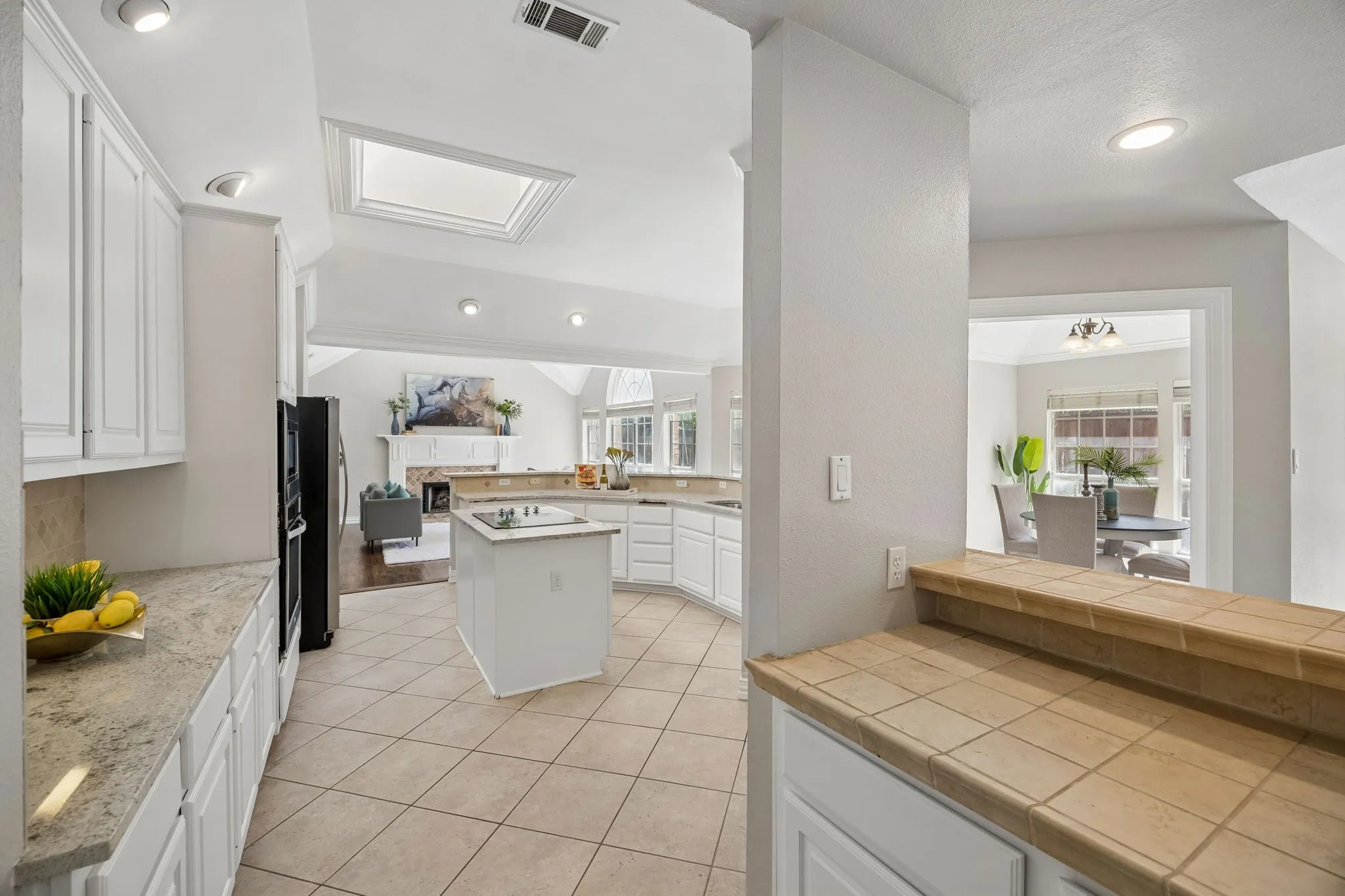 Single Family Residence For Sale in Denton County , 3700 Maywood Court, Carrollton, Texas 75007, 4 Bedroom, 3 Bathroom, 2 Garage spaces, 2,567 Sqft, built in 1992, mls#21384540, Real Estate Agent in Carrollton, Homes For Sale in Denton county, Homes For Sale in Carrollton, Realtor in Carrollton Texas, Real Estate Brokerage Independent Realty Texas, Luminita Cordes Realtor