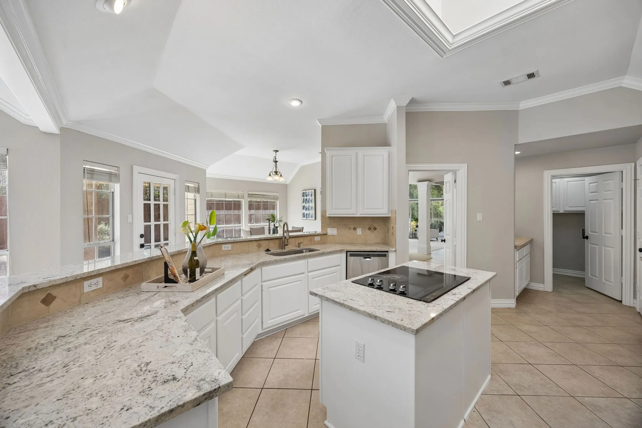 Single Family Residence For Sale in Denton County , 3700 Maywood Court, Carrollton, Texas 75007, 4 Bedroom, 3 Bathroom, 2 Garage spaces, 2,567 Sqft, built in 1992, mls#21384540, Real Estate Agent in Carrollton, Homes For Sale in Denton county, Homes For Sale in Carrollton, Realtor in Carrollton Texas, Real Estate Brokerage Independent Realty Texas, Luminita Cordes Realtor