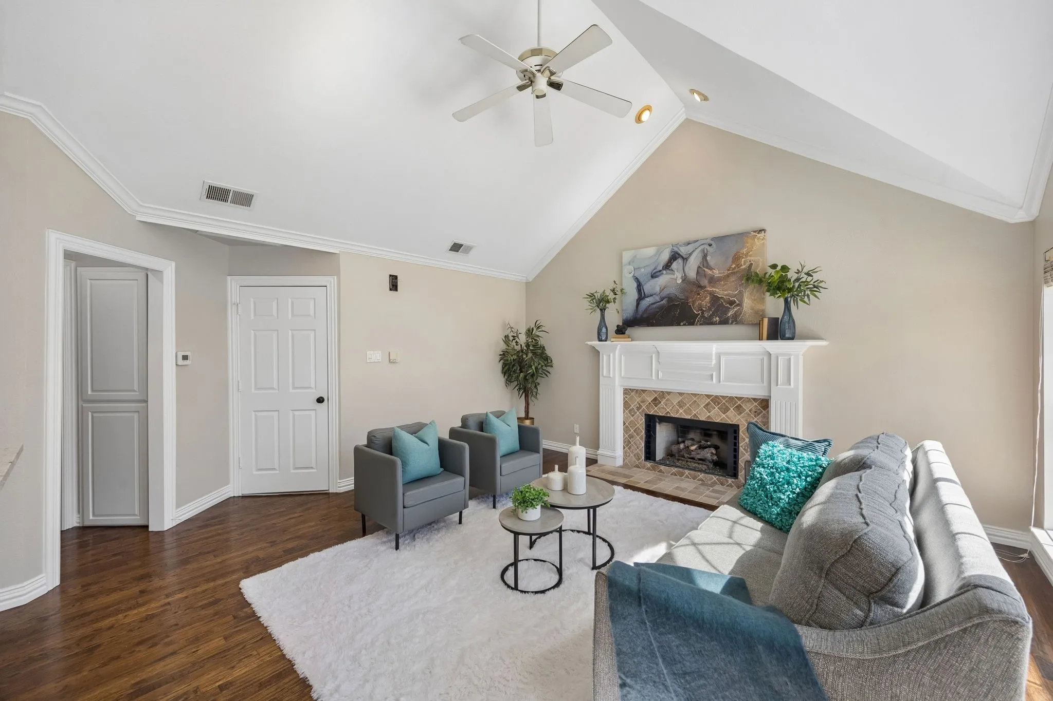 Single Family Residence For Sale in Denton County , 3700 Maywood Court, Carrollton, Texas 75007, 4 Bedroom, 3 Bathroom, 2 Garage spaces, 2,567 Sqft, built in 1992, mls#21384540, Real Estate Agent in Carrollton, Homes For Sale in Denton county, Homes For Sale in Carrollton, Realtor in Carrollton Texas, Real Estate Brokerage Independent Realty Texas, Luminita Cordes Realtor
