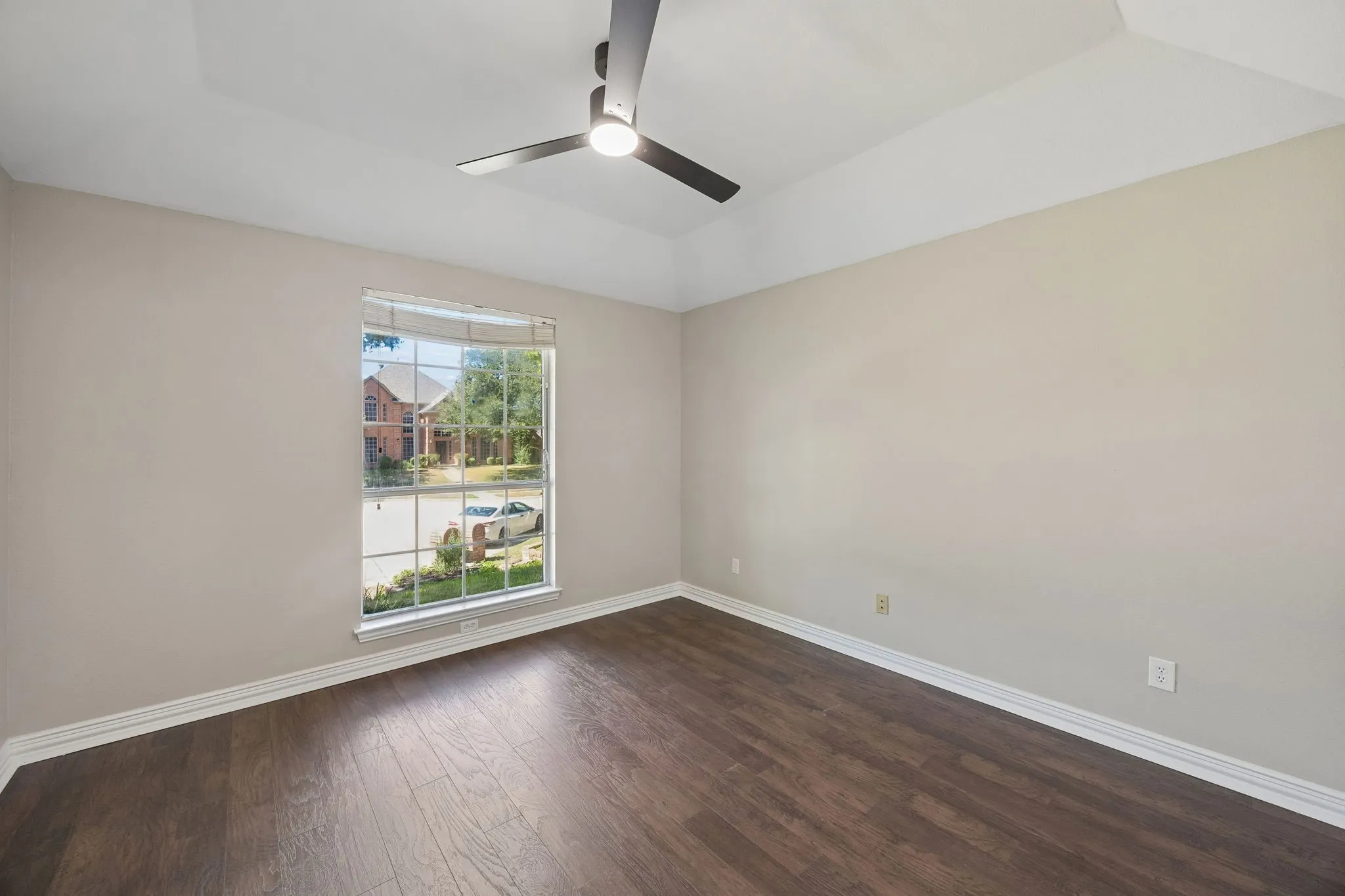 Single Family Residence For Sale in Denton County , 3700 Maywood Court, Carrollton, Texas 75007, 4 Bedroom, 3 Bathroom, 2 Garage spaces, 2,567 Sqft, built in 1992, mls#21384540, Real Estate Agent in Carrollton, Homes For Sale in Denton county, Homes For Sale in Carrollton, Realtor in Carrollton Texas, Real Estate Brokerage Independent Realty Texas, Luminita Cordes Realtor