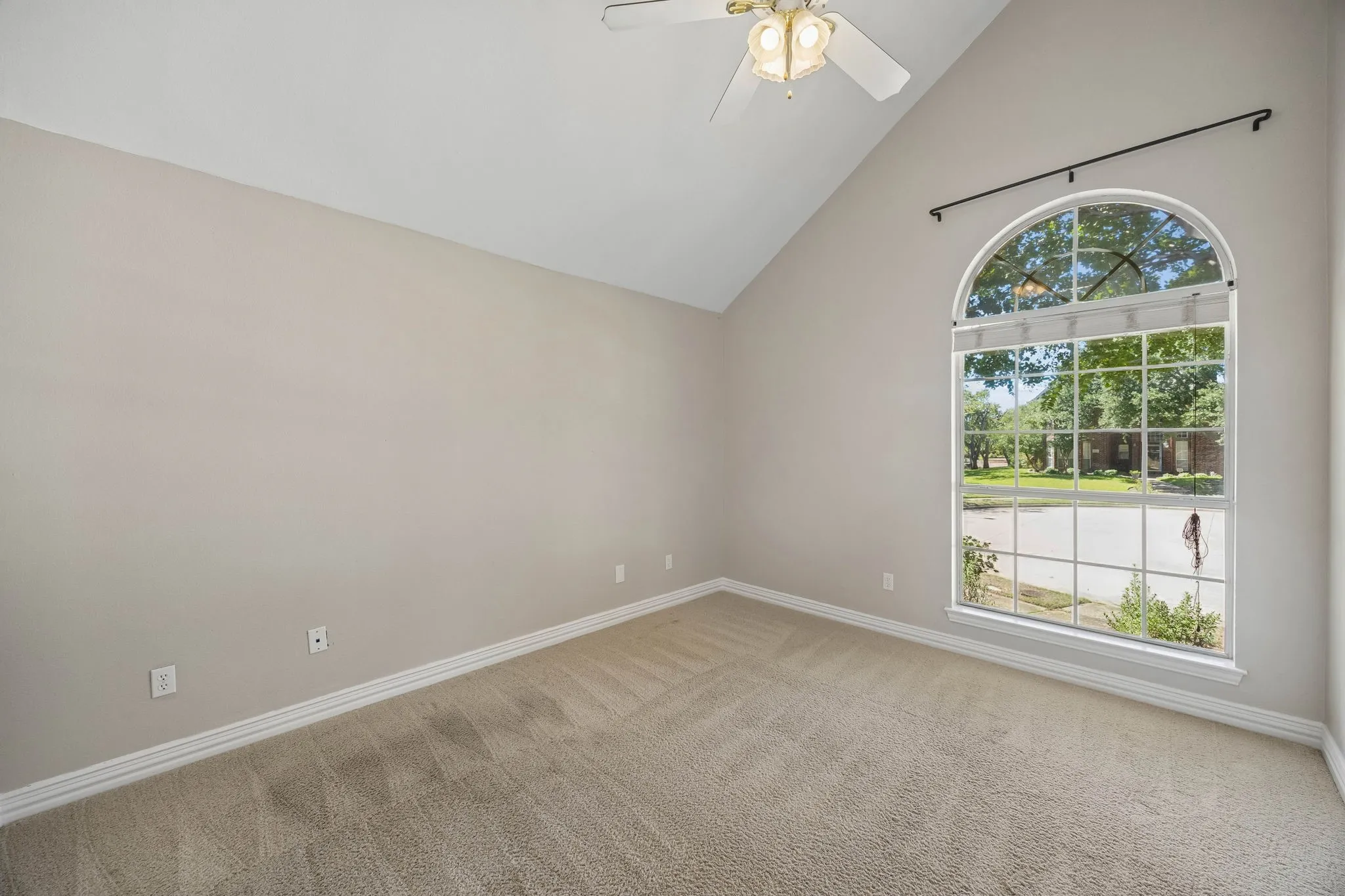 Single Family Residence For Sale in Denton County , 3700 Maywood Court, Carrollton, Texas 75007, 4 Bedroom, 3 Bathroom, 2 Garage spaces, 2,567 Sqft, built in 1992, mls#21384540, Real Estate Agent in Carrollton, Homes For Sale in Denton county, Homes For Sale in Carrollton, Realtor in Carrollton Texas, Real Estate Brokerage Independent Realty Texas, Luminita Cordes Realtor