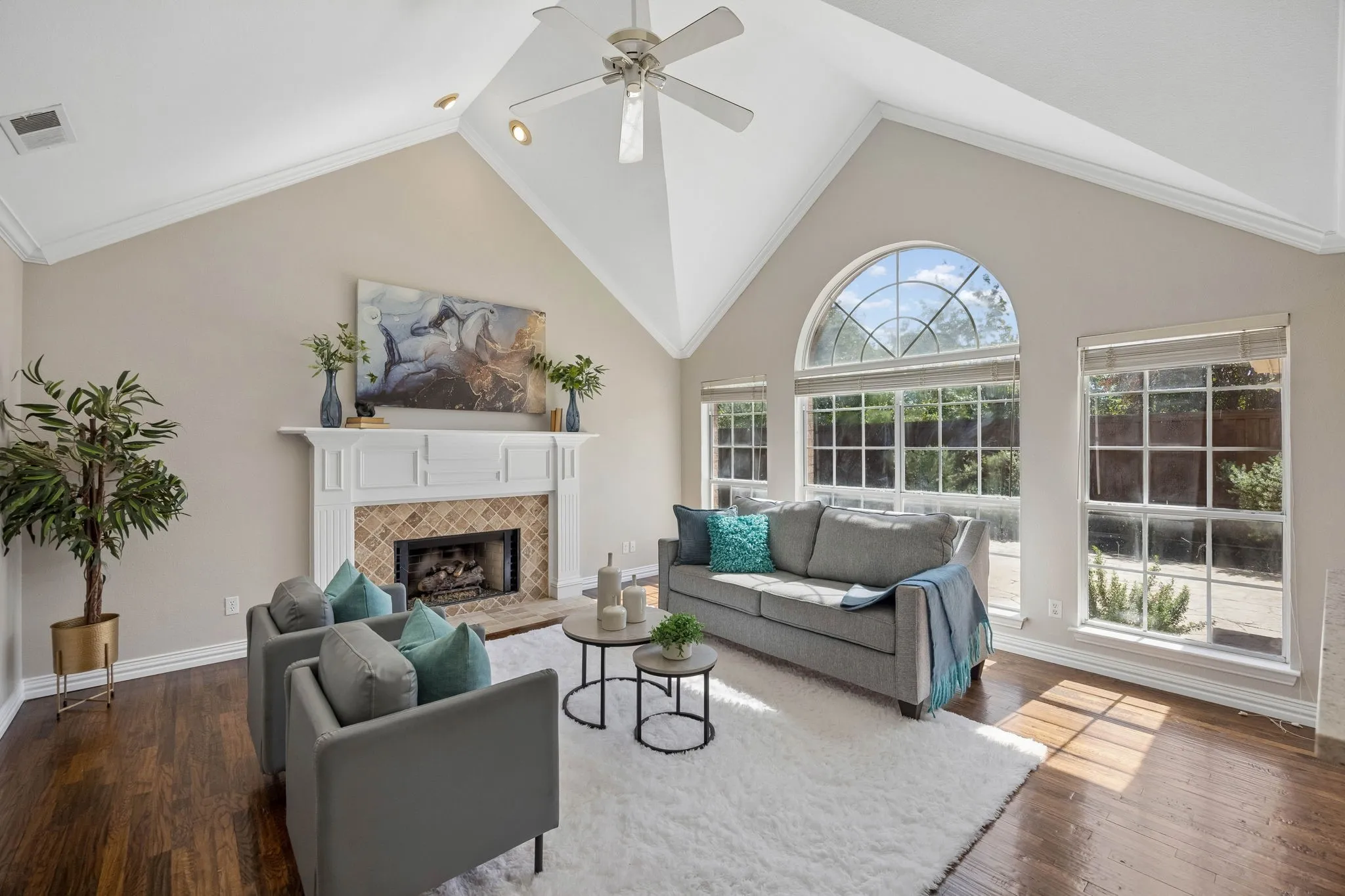 Single Family Residence For Sale in Denton County , 3700 Maywood Court, Carrollton, Texas 75007, 4 Bedroom, 3 Bathroom, 2 Garage spaces, 2,567 Sqft, built in 1992, mls#21384540, Real Estate Agent in Carrollton, Homes For Sale in Denton county, Homes For Sale in Carrollton, Realtor in Carrollton Texas, Real Estate Brokerage Independent Realty Texas, Luminita Cordes Realtor