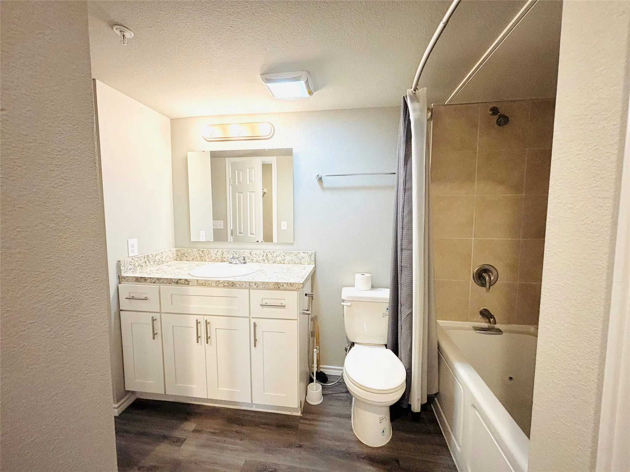 Condominium For Sale in Dallas County , 6108 Abrams Road 202, Dallas, Texas 75231, 1 Bedroom, 1 Bathroom, Garage spaces, 600 Sqft, built in 2021, mls#21384543, Real Estate Agent in Dallas, Homes For Sale in Dallas county, Homes For Sale in Dallas, Realtor in Dallas Texas, Real Estate Brokerage Independent Realty Texas, Luminita Cordes Realtor