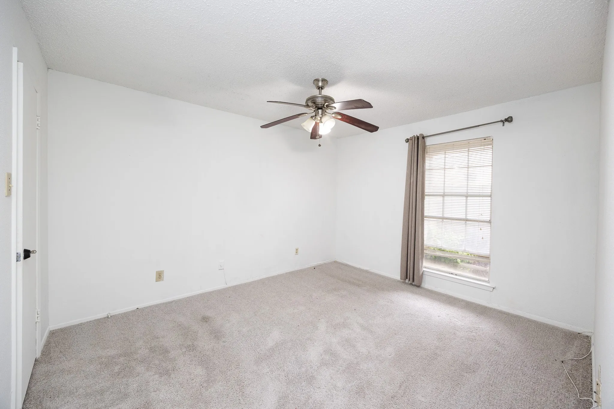 Condominium For Rent in Dallas County , 12480 Abrams Road 407, Dallas, Texas 75243, 1 Bedroom, 1 Bathroom, Garage spaces, 728 Sqft, built in 1982, mls#21357963, Real Estate Agent in Dallas, Homes For Rent in Dallas county, Homes For Rent in Dallas, Realtor in Dallas Texas, Real Estate Brokerage Independent Realty Texas, Luminita Cordes Realtor