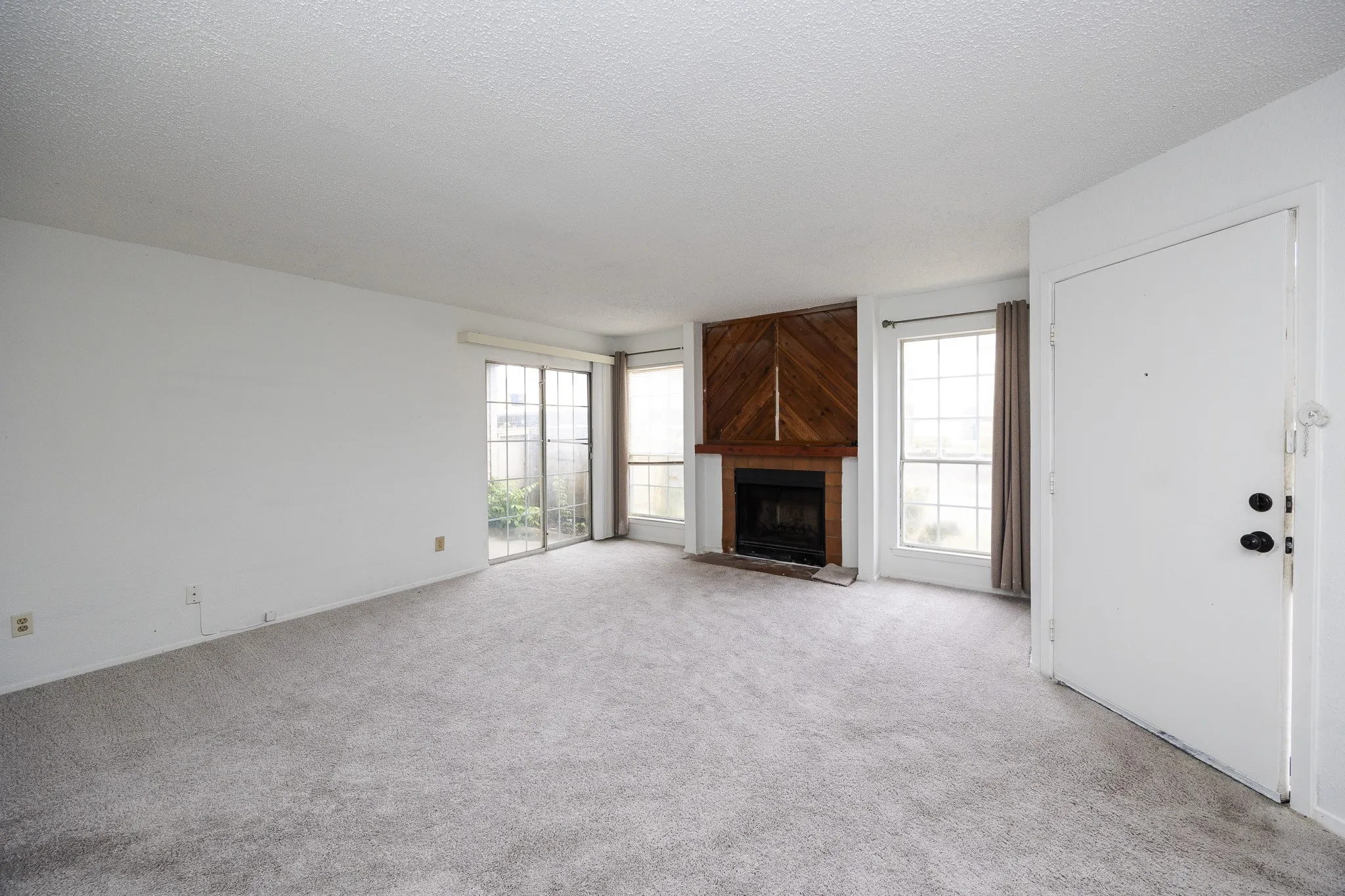 Condominium For Rent in Dallas County , 12480 Abrams Road 407, Dallas, Texas 75243, 1 Bedroom, 1 Bathroom, Garage spaces, 728 Sqft, built in 1982, mls#21357963, Real Estate Agent in Dallas, Homes For Rent in Dallas county, Homes For Rent in Dallas, Realtor in Dallas Texas, Real Estate Brokerage Independent Realty Texas, Luminita Cordes Realtor