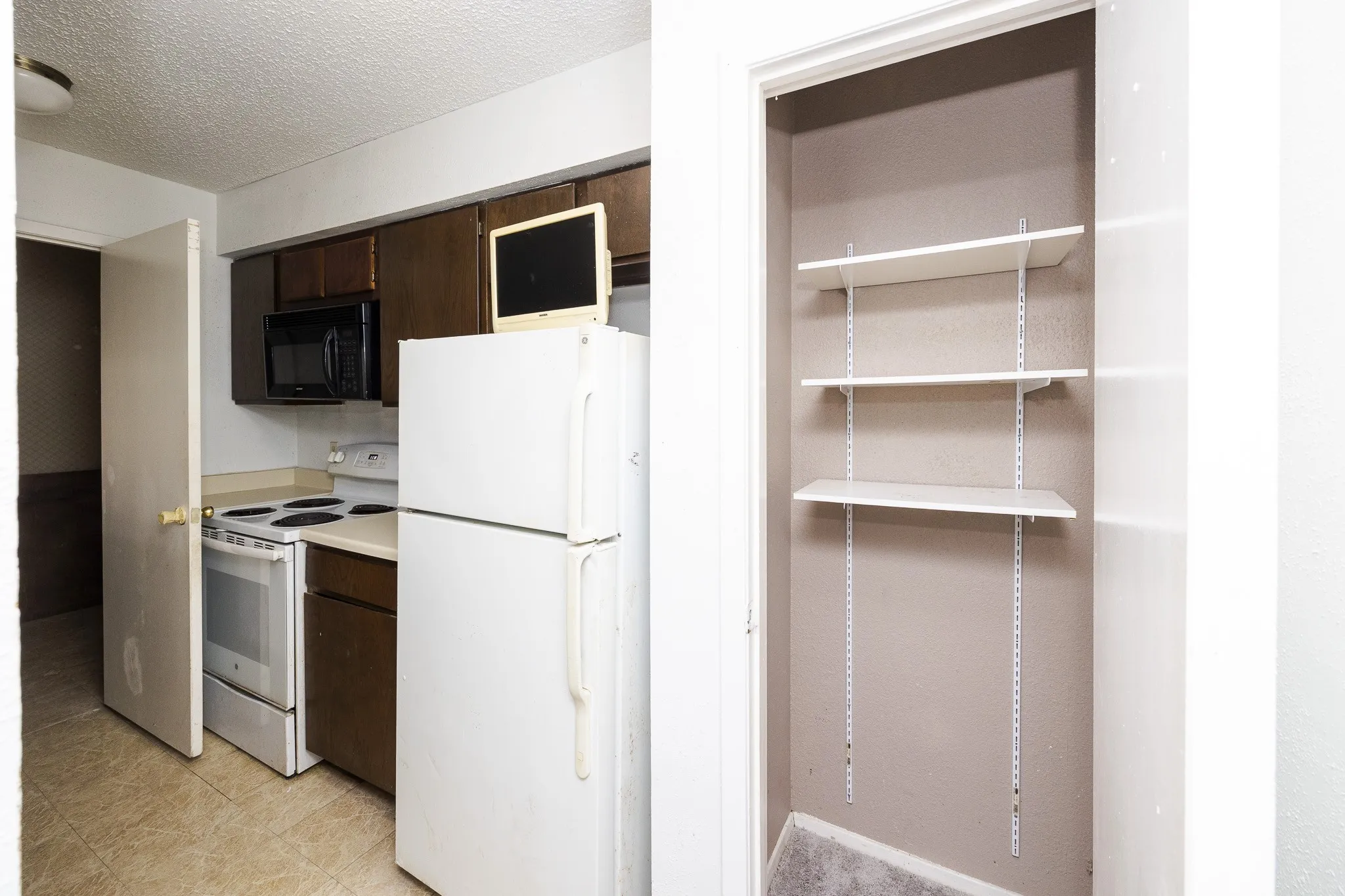 Condominium For Rent in Dallas County , 12480 Abrams Road 407, Dallas, Texas 75243, 1 Bedroom, 1 Bathroom, Garage spaces, 728 Sqft, built in 1982, mls#21357963, Real Estate Agent in Dallas, Homes For Rent in Dallas county, Homes For Rent in Dallas, Realtor in Dallas Texas, Real Estate Brokerage Independent Realty Texas, Luminita Cordes Realtor