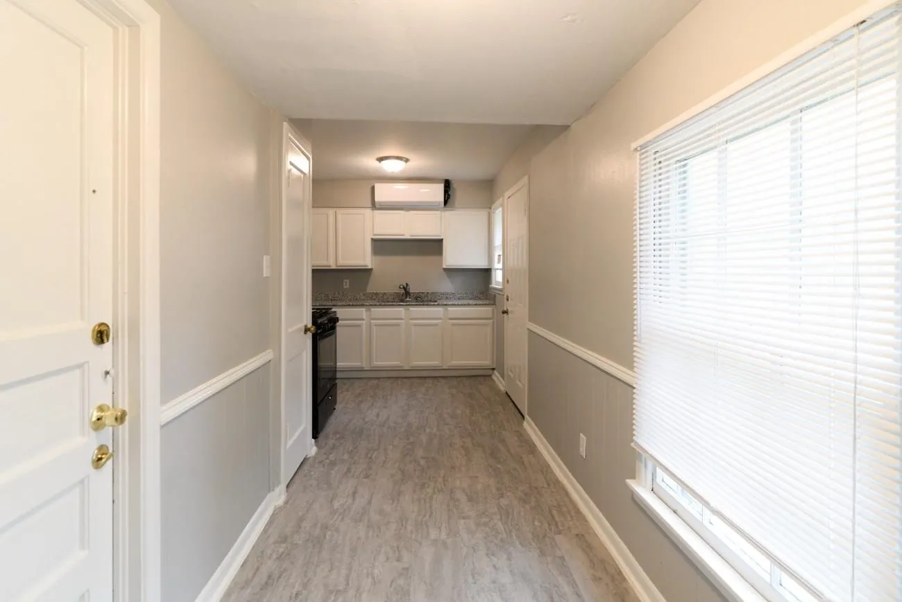 Single Family Residence For Rent in Dallas County , 10433 Fern Drive, Dallas, Texas 75228, 2 Bedroom, 1 Bathroom, 1 Garage spaces, 916 Sqft, built in 1950, mls#21384552, Real Estate Agent in Dallas, Homes For Rent in Dallas county, Homes For Rent in Dallas, Realtor in Dallas Texas, Real Estate Brokerage Independent Realty Texas, Luminita Cordes Realtor