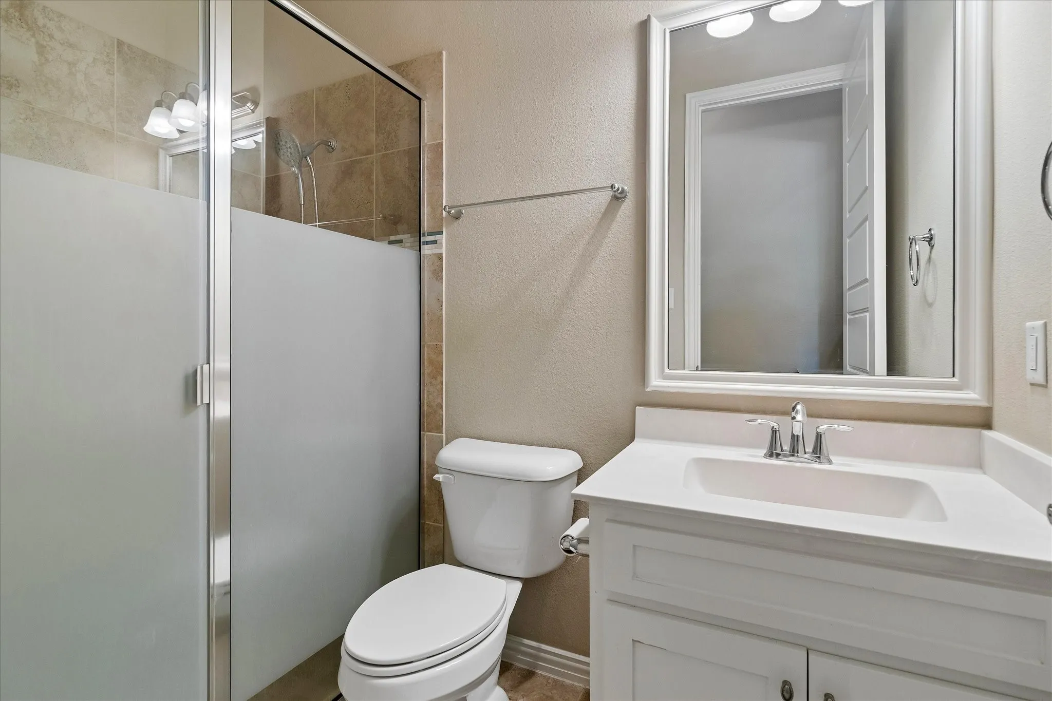 Single Family Residence For Rent in Collin County , 6500 Palo Alto Street, Mc Kinney, Texas 75070, 4 Bedroom, 4 Bathroom, 2 Garage spaces, 3,593 Sqft, built in 2017, mls#21383426, Real Estate Agent in Mc Kinney, Homes For Rent in Collin county, Homes For Rent in Mc Kinney, Realtor in Mc Kinney Texas, Real Estate Brokerage Independent Realty Texas, Luminita Cordes Realtor