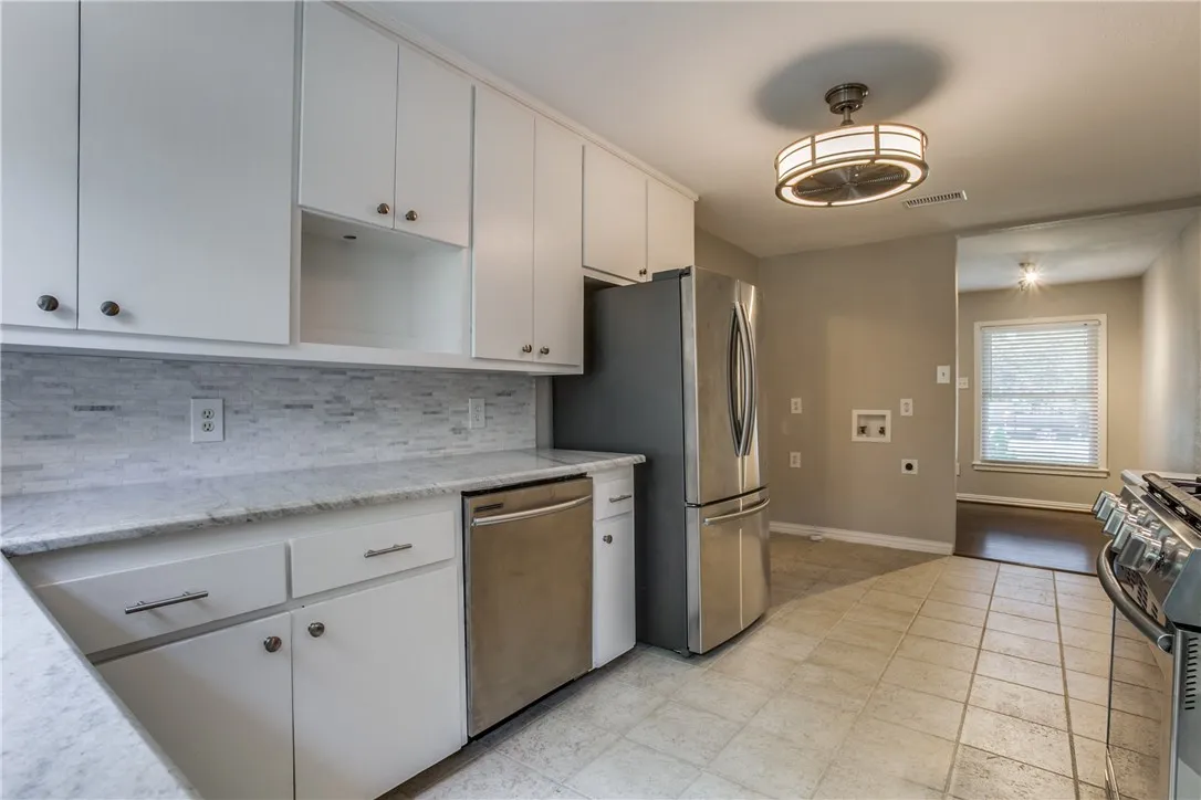 Single Family Residence For Rent in Dallas County , 6466 Trammel Drive, Dallas, Texas 75214, 2 Bedroom, 1 Bathroom, 1 Garage spaces, 1,136 Sqft, built in 1945, mls#21383200, Real Estate Agent in Dallas, Homes For Rent in Dallas county, Homes For Rent in Dallas, Realtor in Dallas Texas, Real Estate Brokerage Independent Realty Texas, Luminita Cordes Realtor