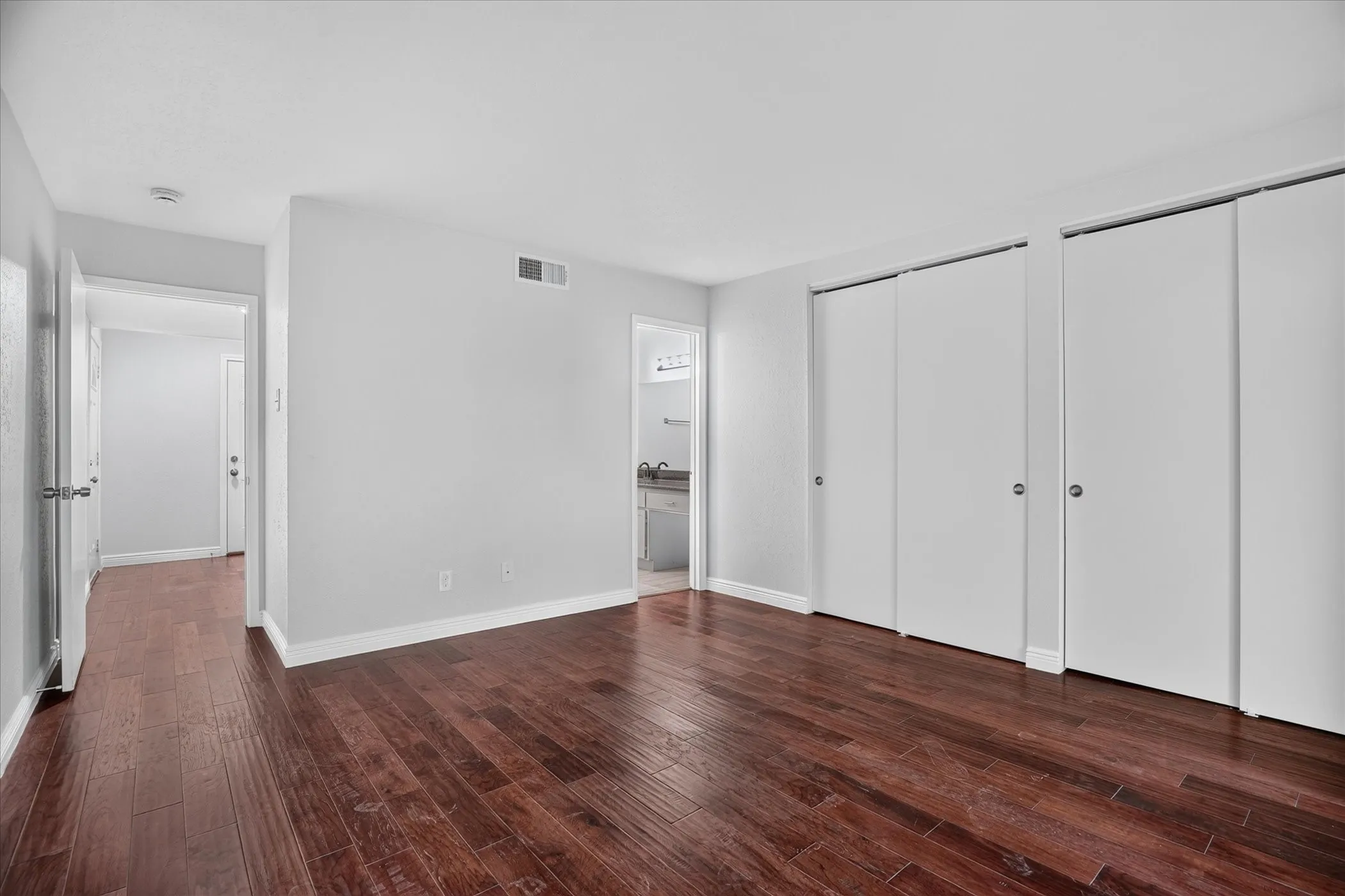Condominium For Sale in Dallas County , 4573 N O Connor Road 1331, Irving, Texas 75062, 3 Bedroom, 3 Bathroom, 2 Garage spaces, 1,639 Sqft, built in 1975, mls#21384497, Real Estate Agent in Irving, Homes For Sale in Dallas county, Homes For Sale in Irving, Realtor in Irving Texas, Real Estate Brokerage Independent Realty Texas, Luminita Cordes Realtor