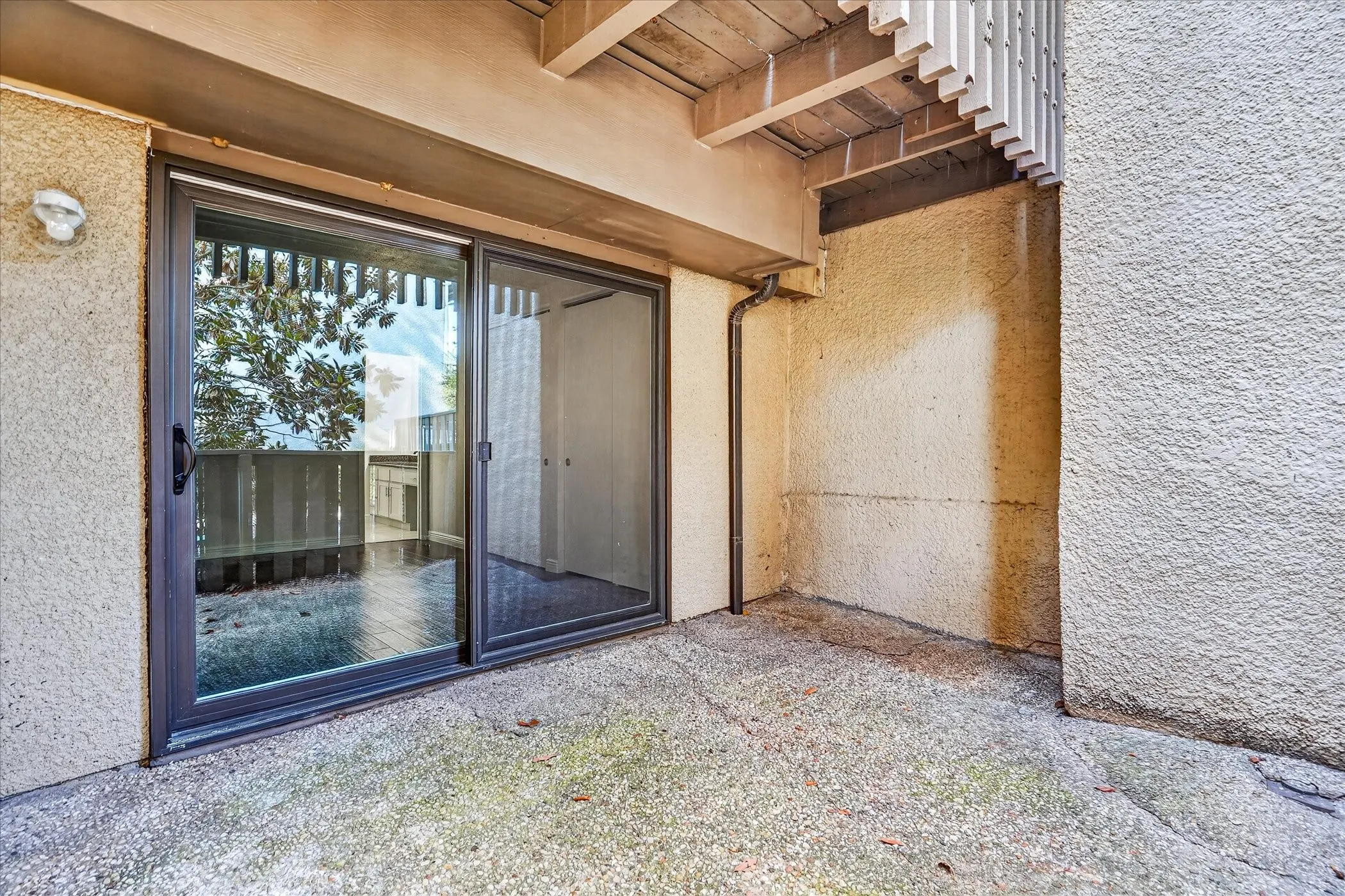 Condominium For Sale in Dallas County , 4573 N O Connor Road 1331, Irving, Texas 75062, 3 Bedroom, 3 Bathroom, 2 Garage spaces, 1,639 Sqft, built in 1975, mls#21384497, Real Estate Agent in Irving, Homes For Sale in Dallas county, Homes For Sale in Irving, Realtor in Irving Texas, Real Estate Brokerage Independent Realty Texas, Luminita Cordes Realtor