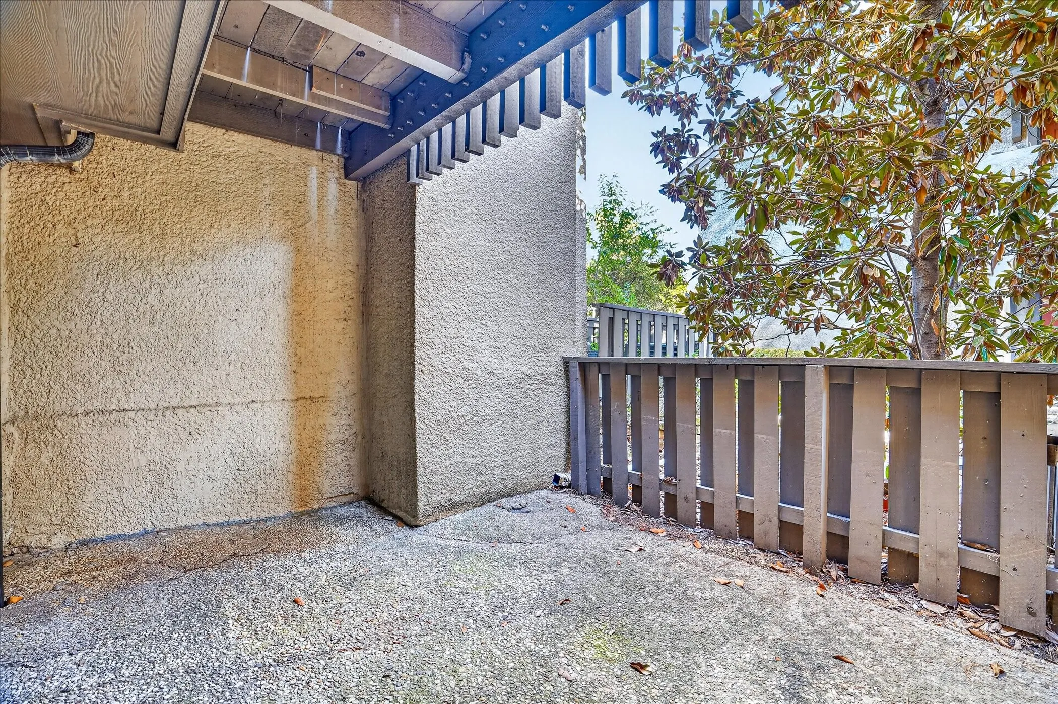 Condominium For Sale in Dallas County , 4573 N O Connor Road 1331, Irving, Texas 75062, 3 Bedroom, 3 Bathroom, 2 Garage spaces, 1,639 Sqft, built in 1975, mls#21384497, Real Estate Agent in Irving, Homes For Sale in Dallas county, Homes For Sale in Irving, Realtor in Irving Texas, Real Estate Brokerage Independent Realty Texas, Luminita Cordes Realtor