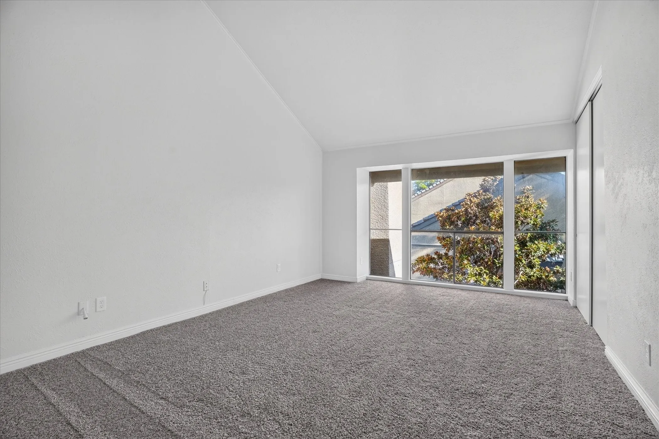 Condominium For Sale in Dallas County , 4573 N O Connor Road 1331, Irving, Texas 75062, 3 Bedroom, 3 Bathroom, 2 Garage spaces, 1,639 Sqft, built in 1975, mls#21384497, Real Estate Agent in Irving, Homes For Sale in Dallas county, Homes For Sale in Irving, Realtor in Irving Texas, Real Estate Brokerage Independent Realty Texas, Luminita Cordes Realtor