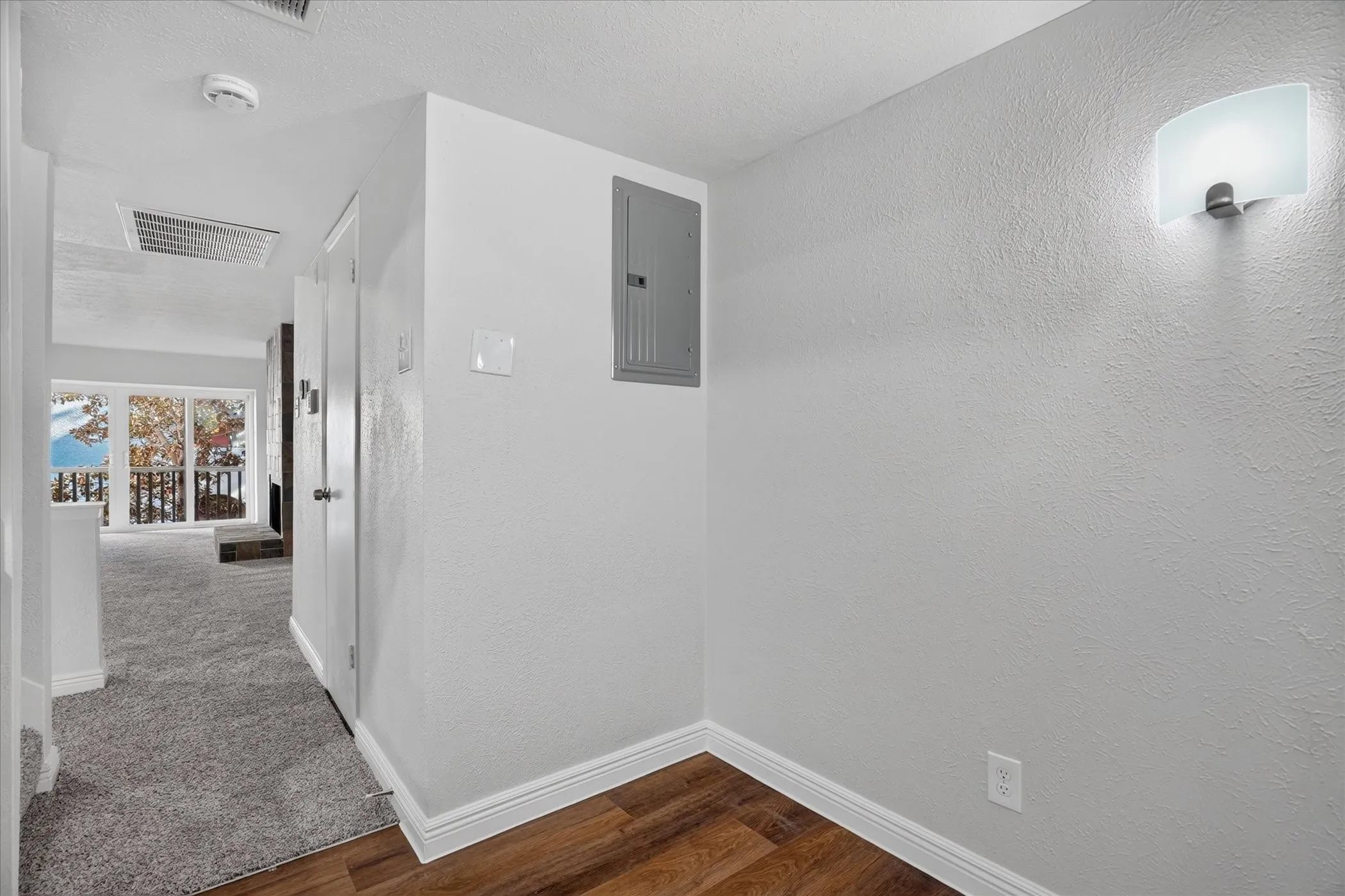 Condominium For Sale in Dallas County , 4573 N O Connor Road 1331, Irving, Texas 75062, 3 Bedroom, 3 Bathroom, 2 Garage spaces, 1,639 Sqft, built in 1975, mls#21384497, Real Estate Agent in Irving, Homes For Sale in Dallas county, Homes For Sale in Irving, Realtor in Irving Texas, Real Estate Brokerage Independent Realty Texas, Luminita Cordes Realtor