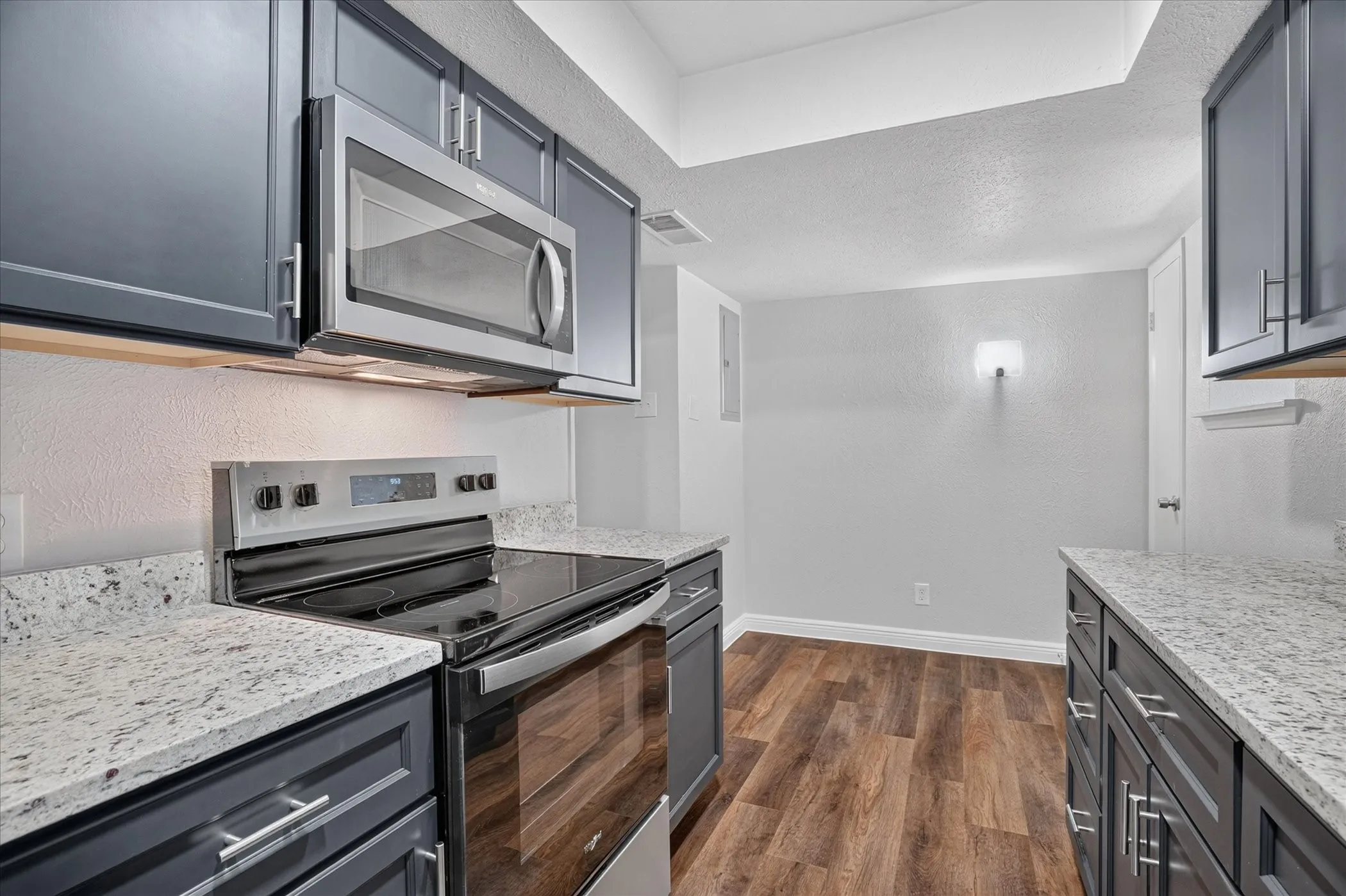 Condominium For Sale in Dallas County , 4573 N O Connor Road 1331, Irving, Texas 75062, 3 Bedroom, 3 Bathroom, 2 Garage spaces, 1,639 Sqft, built in 1975, mls#21384497, Real Estate Agent in Irving, Homes For Sale in Dallas county, Homes For Sale in Irving, Realtor in Irving Texas, Real Estate Brokerage Independent Realty Texas, Luminita Cordes Realtor