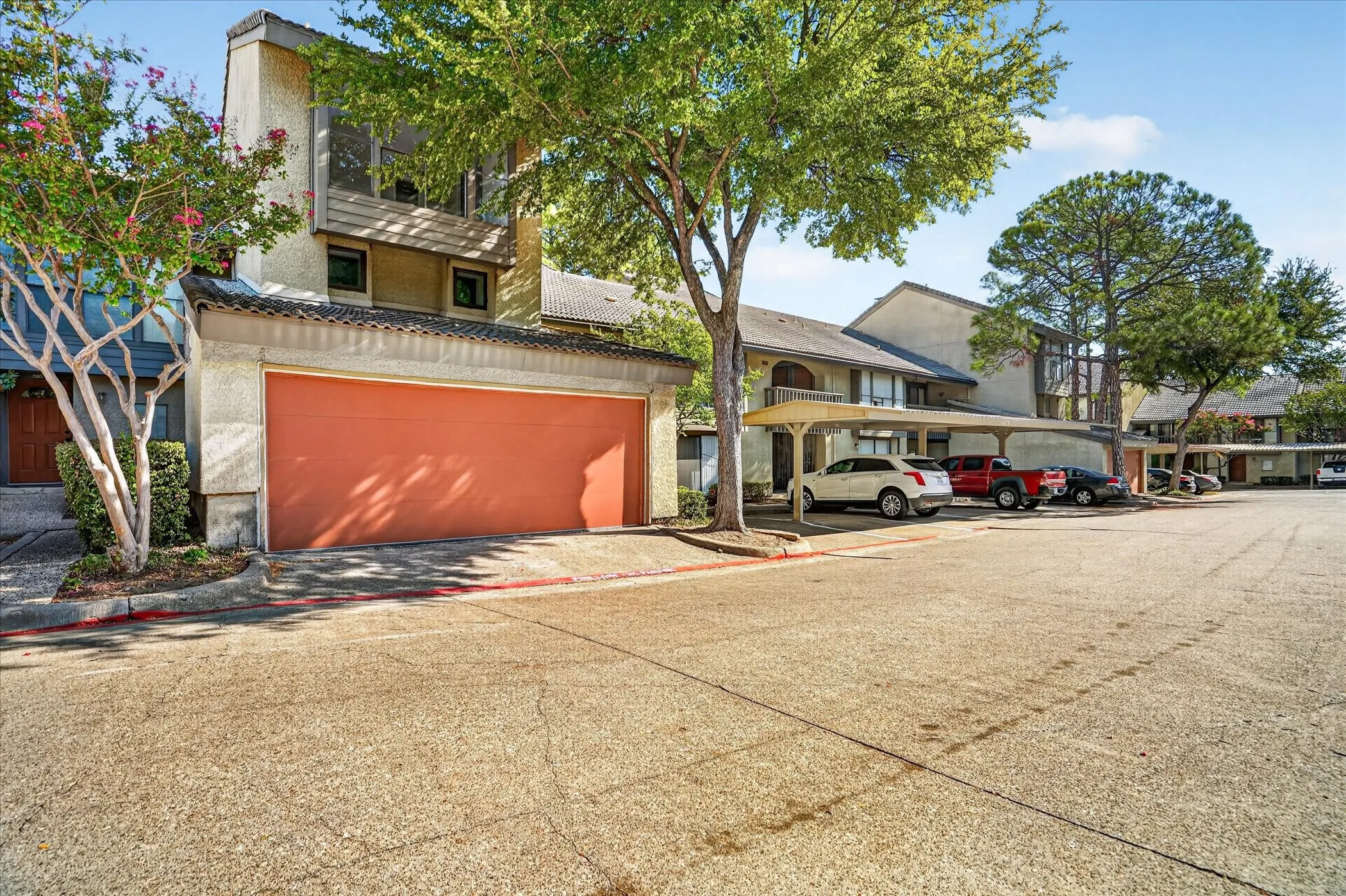Condominium For Sale in Dallas County , 4573 N O Connor Road 1331, Irving, Texas 75062, 3 Bedroom, 3 Bathroom, 2 Garage spaces, 1,639 Sqft, built in 1975, mls#21384497, Real Estate Agent in Irving, Homes For Sale in Dallas county, Homes For Sale in Irving, Realtor in Irving Texas, Real Estate Brokerage Independent Realty Texas, Luminita Cordes Realtor