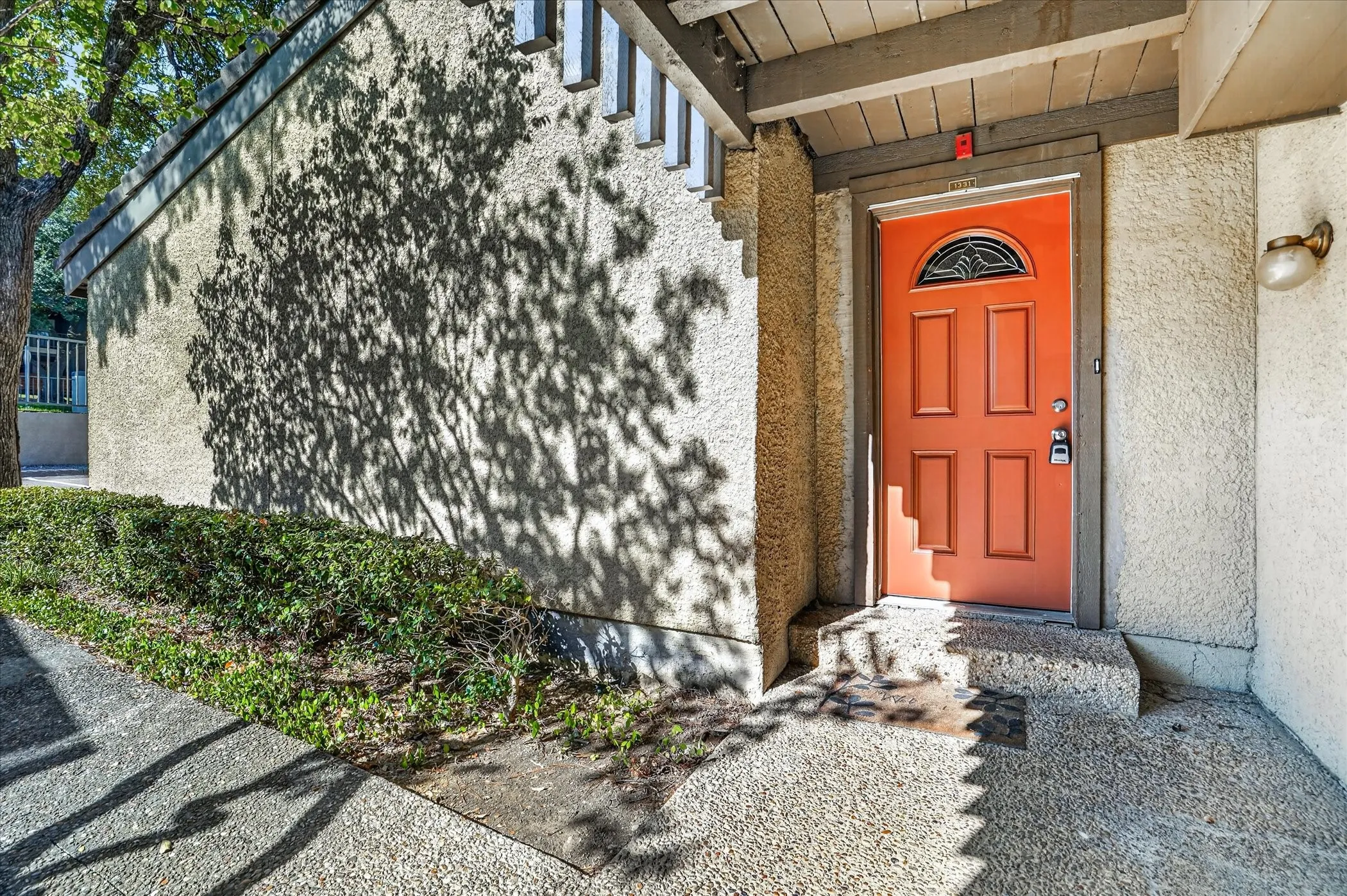 Condominium For Sale in Dallas County , 4573 N O Connor Road 1331, Irving, Texas 75062, 3 Bedroom, 3 Bathroom, 2 Garage spaces, 1,639 Sqft, built in 1975, mls#21384497, Real Estate Agent in Irving, Homes For Sale in Dallas county, Homes For Sale in Irving, Realtor in Irving Texas, Real Estate Brokerage Independent Realty Texas, Luminita Cordes Realtor