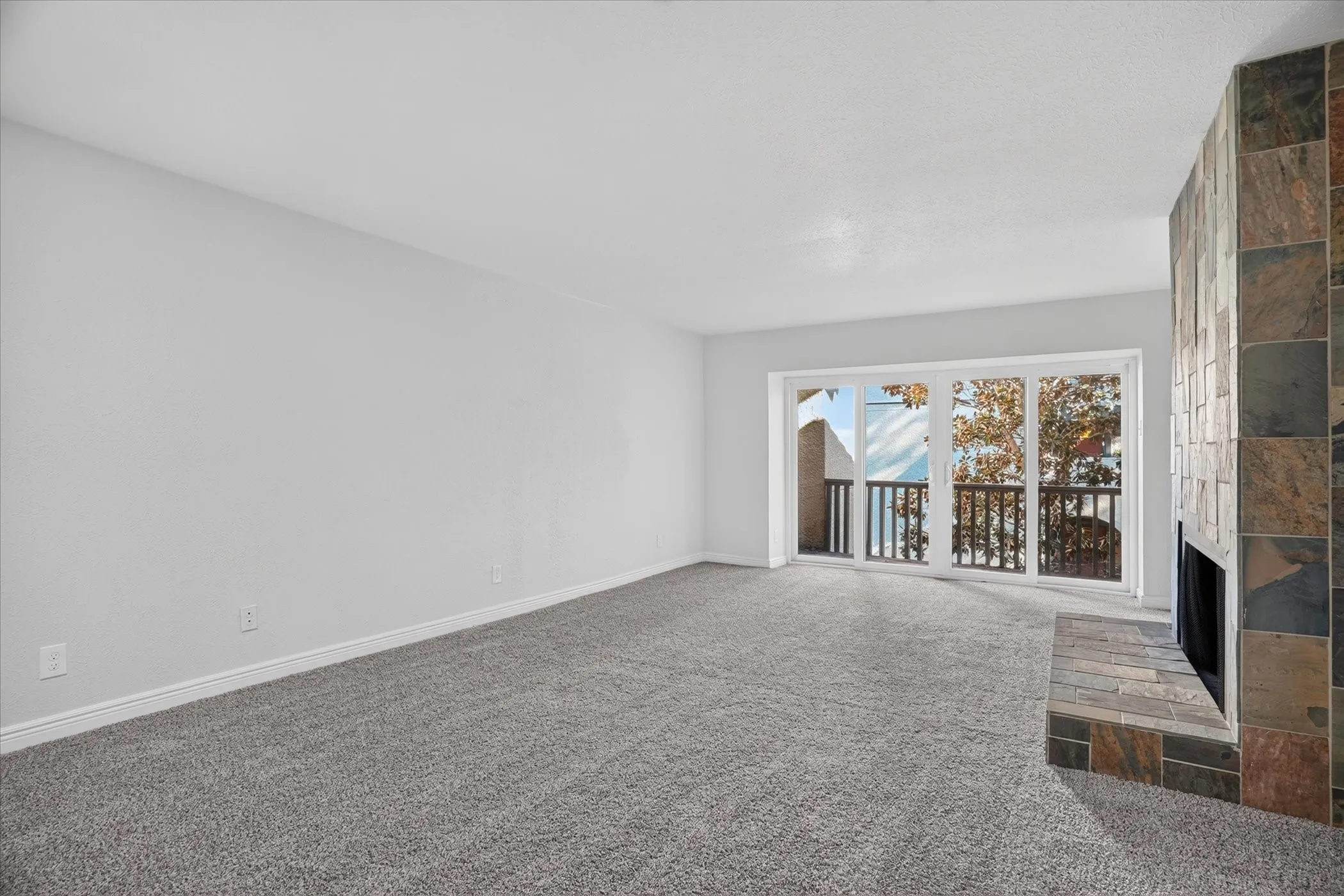 Condominium For Sale in Dallas County , 4573 N O Connor Road 1331, Irving, Texas 75062, 3 Bedroom, 3 Bathroom, 2 Garage spaces, 1,639 Sqft, built in 1975, mls#21384497, Real Estate Agent in Irving, Homes For Sale in Dallas county, Homes For Sale in Irving, Realtor in Irving Texas, Real Estate Brokerage Independent Realty Texas, Luminita Cordes Realtor