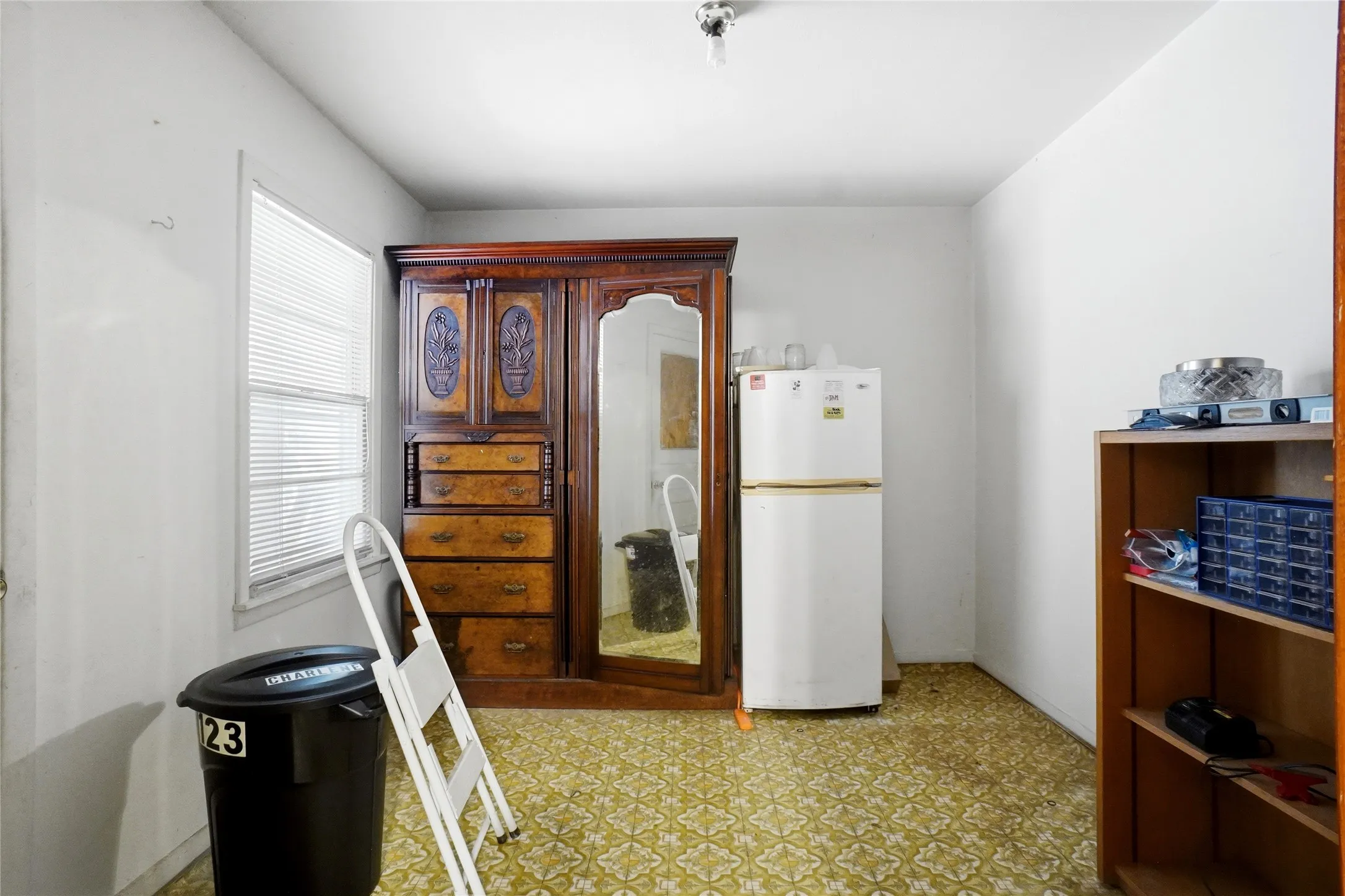 Single Family Residence For Sale in Tarrant County , 123 Charlene Drive, Hurst, Texas 76053, 2 Bedroom, 1 Bathroom, 1 Garage spaces, 1,058 Sqft, built in 1954, mls#21384169, Real Estate Agent in Hurst, Homes For Sale in Tarrant county, Homes For Sale in Hurst, Realtor in Hurst Texas, Real Estate Brokerage Independent Realty Texas, Luminita Cordes Realtor