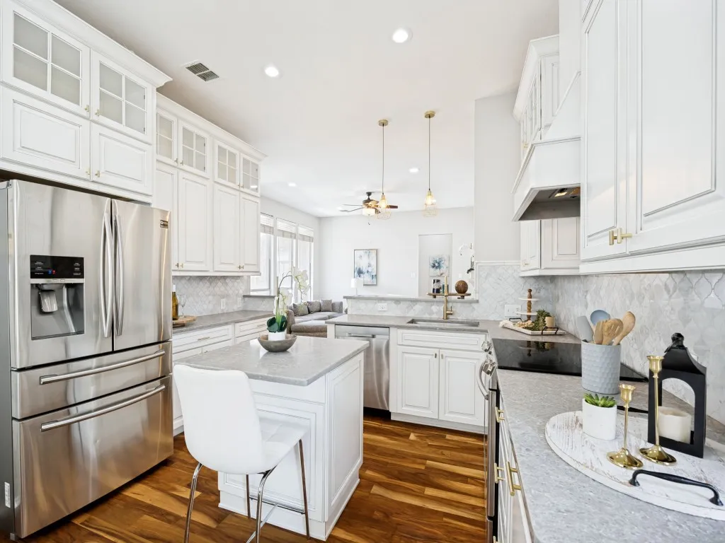 Single Family Residence For Sale in Denton County , 1697 Castle Rock Drive, Lewisville, Texas 75077, 3 Bedroom, 2 Bathroom, 2 Garage spaces, 1,850 Sqft, built in 1998, mls#21379068, Real Estate Agent in Lewisville, Homes For Sale in Denton county, Homes For Sale in Lewisville, Realtor in Lewisville Texas, Real Estate Brokerage Independent Realty Texas, Luminita Cordes Realtor