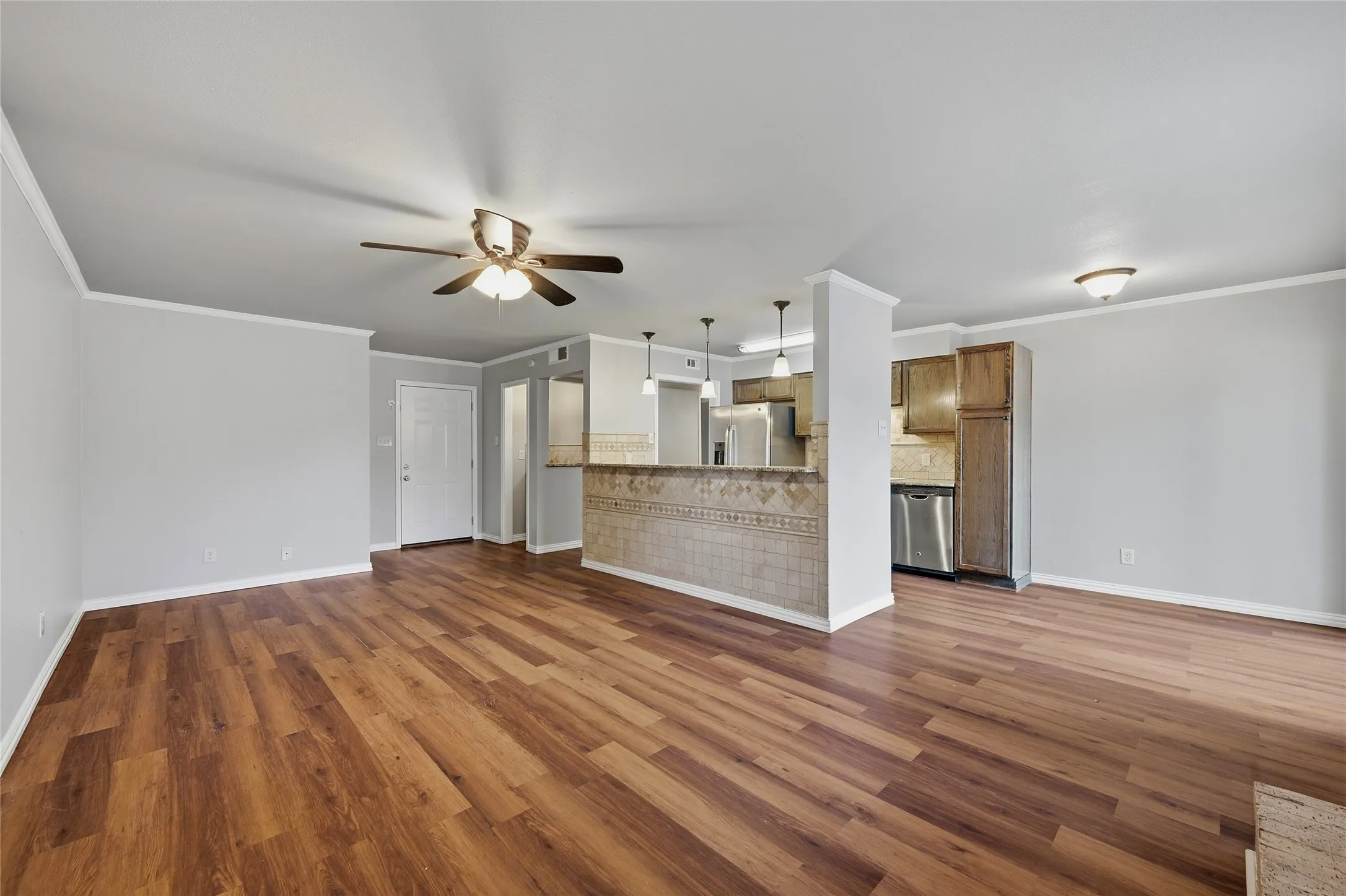 Apartment For Rent in Grayson County , 914 W Washington A, Sherman, Texas 75092, 2 Bedroom, 2 Bathroom, Garage spaces, 1,155 Sqft, built in 1983, mls#21384549, Real Estate Agent in Sherman, Homes For Rent in Grayson county, Homes For Rent in Sherman, Realtor in Sherman Texas, Real Estate Brokerage Independent Realty Texas, Luminita Cordes Realtor