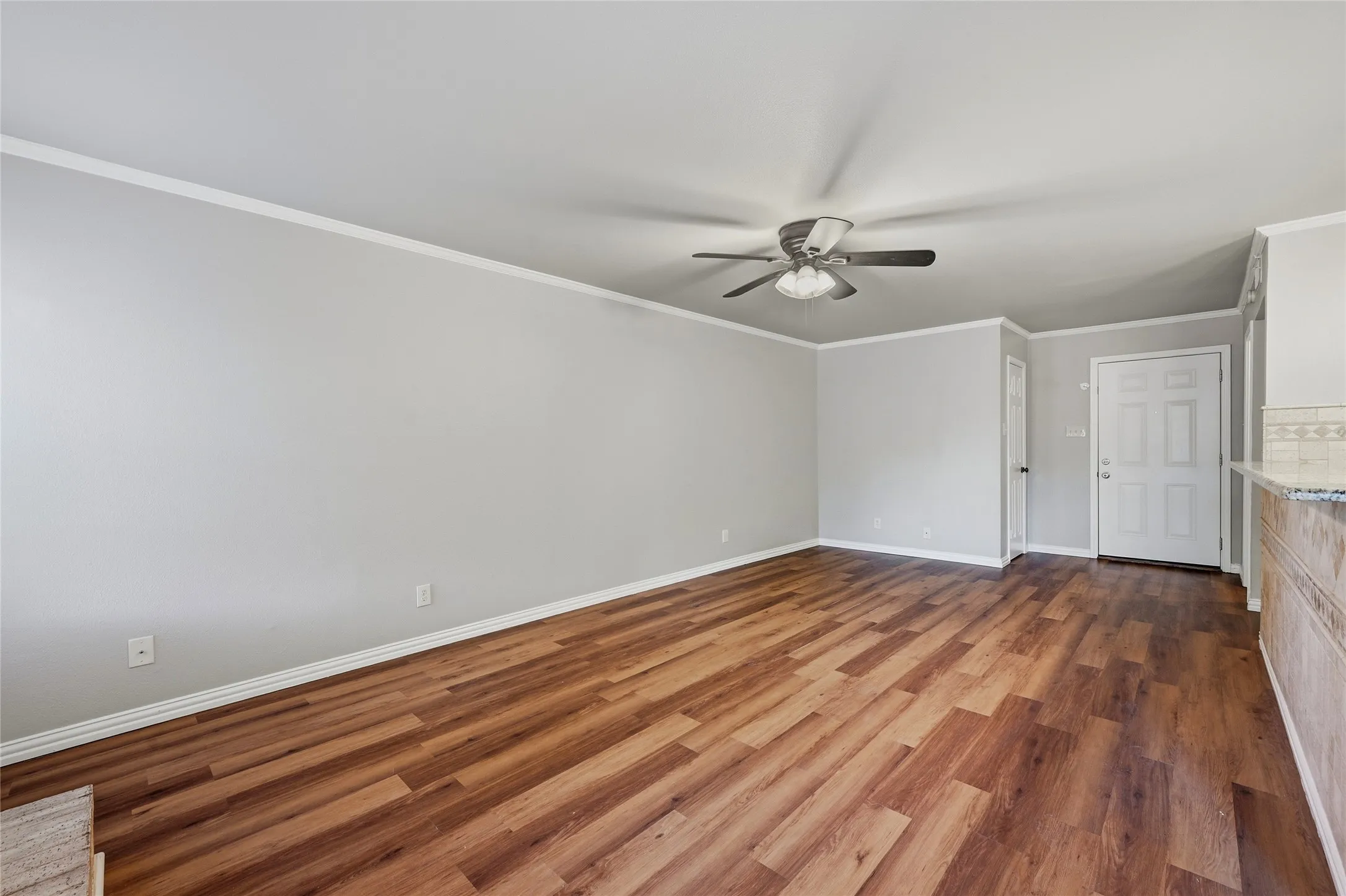 Apartment For Rent in Grayson County , 914 W Washington A, Sherman, Texas 75092, 2 Bedroom, 2 Bathroom, Garage spaces, 1,155 Sqft, built in 1983, mls#21384549, Real Estate Agent in Sherman, Homes For Rent in Grayson county, Homes For Rent in Sherman, Realtor in Sherman Texas, Real Estate Brokerage Independent Realty Texas, Luminita Cordes Realtor