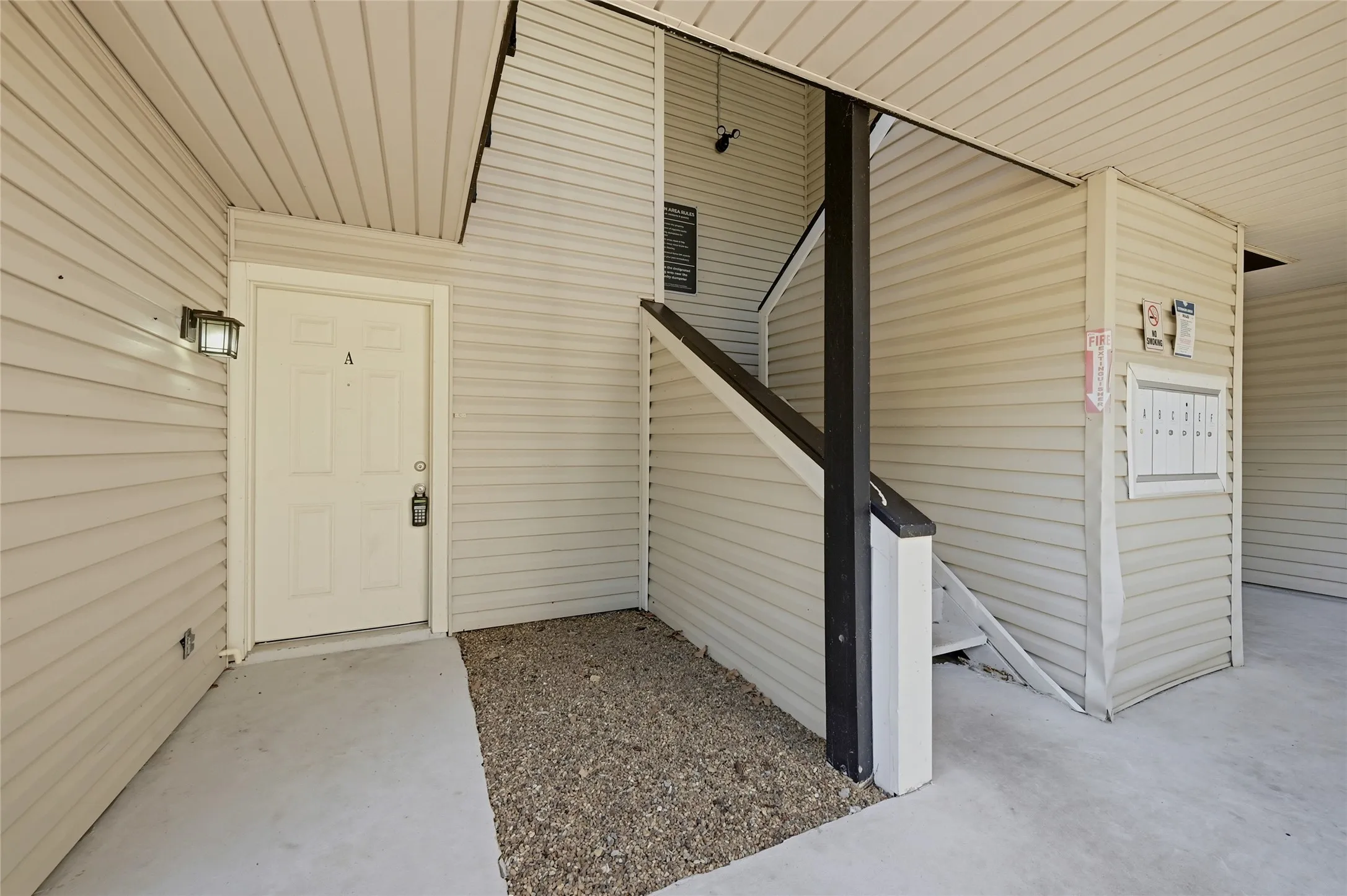 Apartment For Rent in Grayson County , 914 W Washington A, Sherman, Texas 75092, 2 Bedroom, 2 Bathroom, Garage spaces, 1,155 Sqft, built in 1983, mls#21384549, Real Estate Agent in Sherman, Homes For Rent in Grayson county, Homes For Rent in Sherman, Realtor in Sherman Texas, Real Estate Brokerage Independent Realty Texas, Luminita Cordes Realtor
