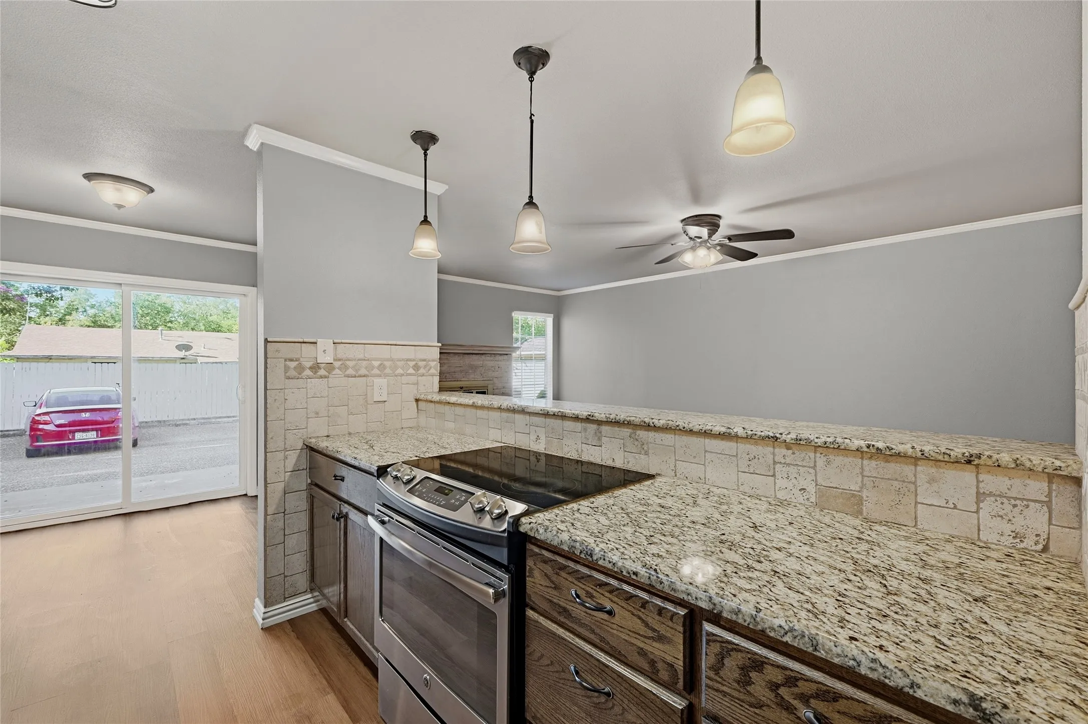 Apartment For Rent in Grayson County , 914 W Washington A, Sherman, Texas 75092, 2 Bedroom, 2 Bathroom, Garage spaces, 1,155 Sqft, built in 1983, mls#21384549, Real Estate Agent in Sherman, Homes For Rent in Grayson county, Homes For Rent in Sherman, Realtor in Sherman Texas, Real Estate Brokerage Independent Realty Texas, Luminita Cordes Realtor