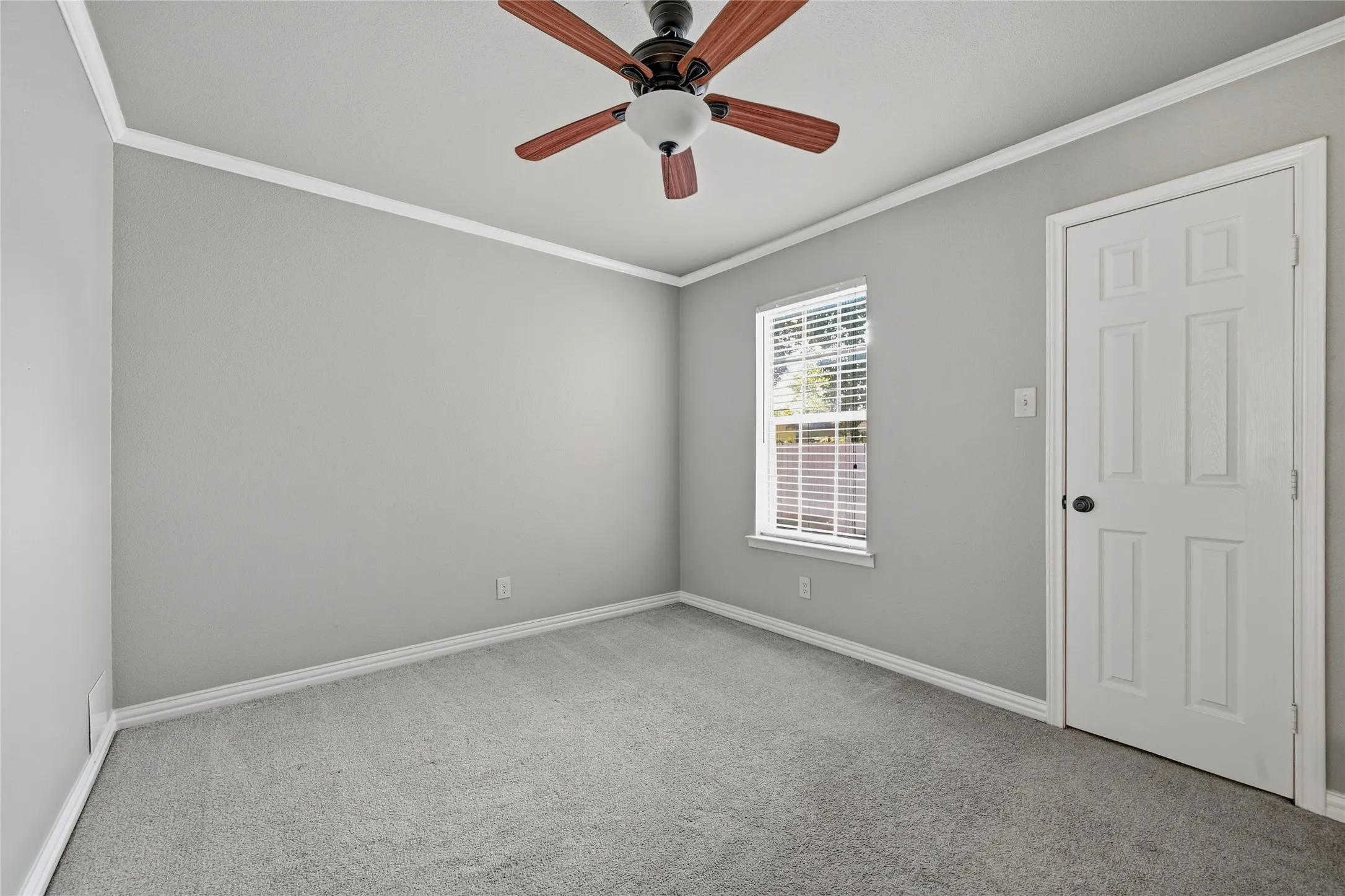 Apartment For Rent in Grayson County , 914 W Washington A, Sherman, Texas 75092, 2 Bedroom, 2 Bathroom, Garage spaces, 1,155 Sqft, built in 1983, mls#21384549, Real Estate Agent in Sherman, Homes For Rent in Grayson county, Homes For Rent in Sherman, Realtor in Sherman Texas, Real Estate Brokerage Independent Realty Texas, Luminita Cordes Realtor
