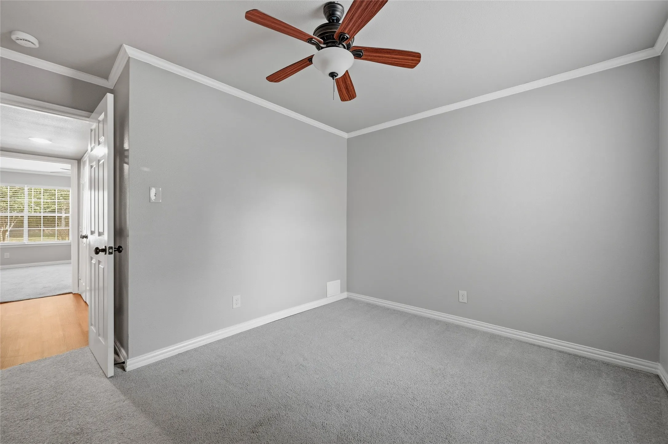 Apartment For Rent in Grayson County , 914 W Washington A, Sherman, Texas 75092, 2 Bedroom, 2 Bathroom, Garage spaces, 1,155 Sqft, built in 1983, mls#21384549, Real Estate Agent in Sherman, Homes For Rent in Grayson county, Homes For Rent in Sherman, Realtor in Sherman Texas, Real Estate Brokerage Independent Realty Texas, Luminita Cordes Realtor