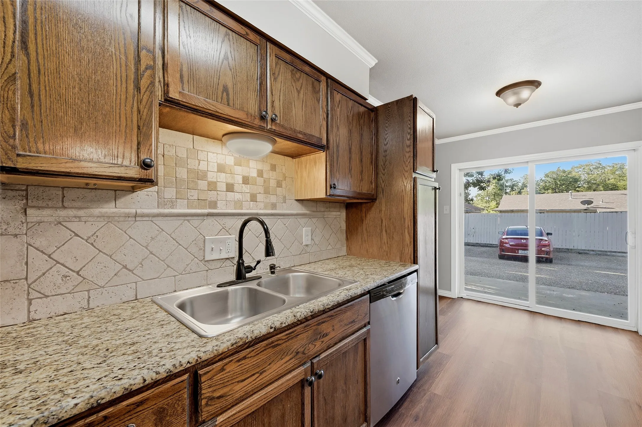 Apartment For Rent in Grayson County , 914 W Washington A, Sherman, Texas 75092, 2 Bedroom, 2 Bathroom, Garage spaces, 1,155 Sqft, built in 1983, mls#21384549, Real Estate Agent in Sherman, Homes For Rent in Grayson county, Homes For Rent in Sherman, Realtor in Sherman Texas, Real Estate Brokerage Independent Realty Texas, Luminita Cordes Realtor