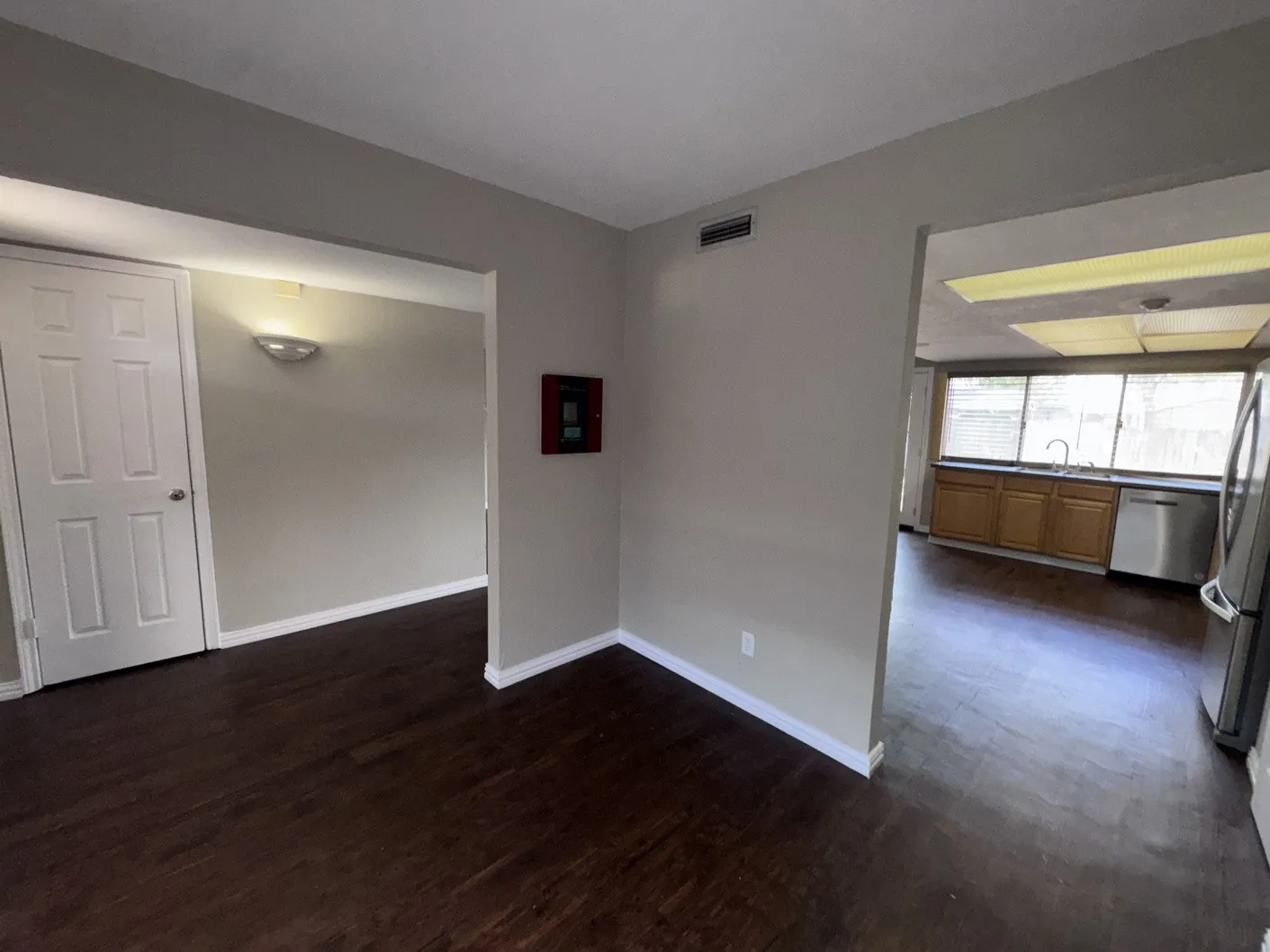 Single Family Residence For Sale in Dallas County , 1610 Kingston Drive, Grand Prairie, Texas 75051, 4 Bedroom, 2 Bathroom, 2 Garage spaces, 1,482 Sqft, built in 1969, mls#21384538, Real Estate Agent in Grand Prairie, Homes For Sale in Dallas county, Homes For Sale in Grand Prairie, Realtor in Grand Prairie Texas, Real Estate Brokerage Independent Realty Texas, Luminita Cordes Realtor