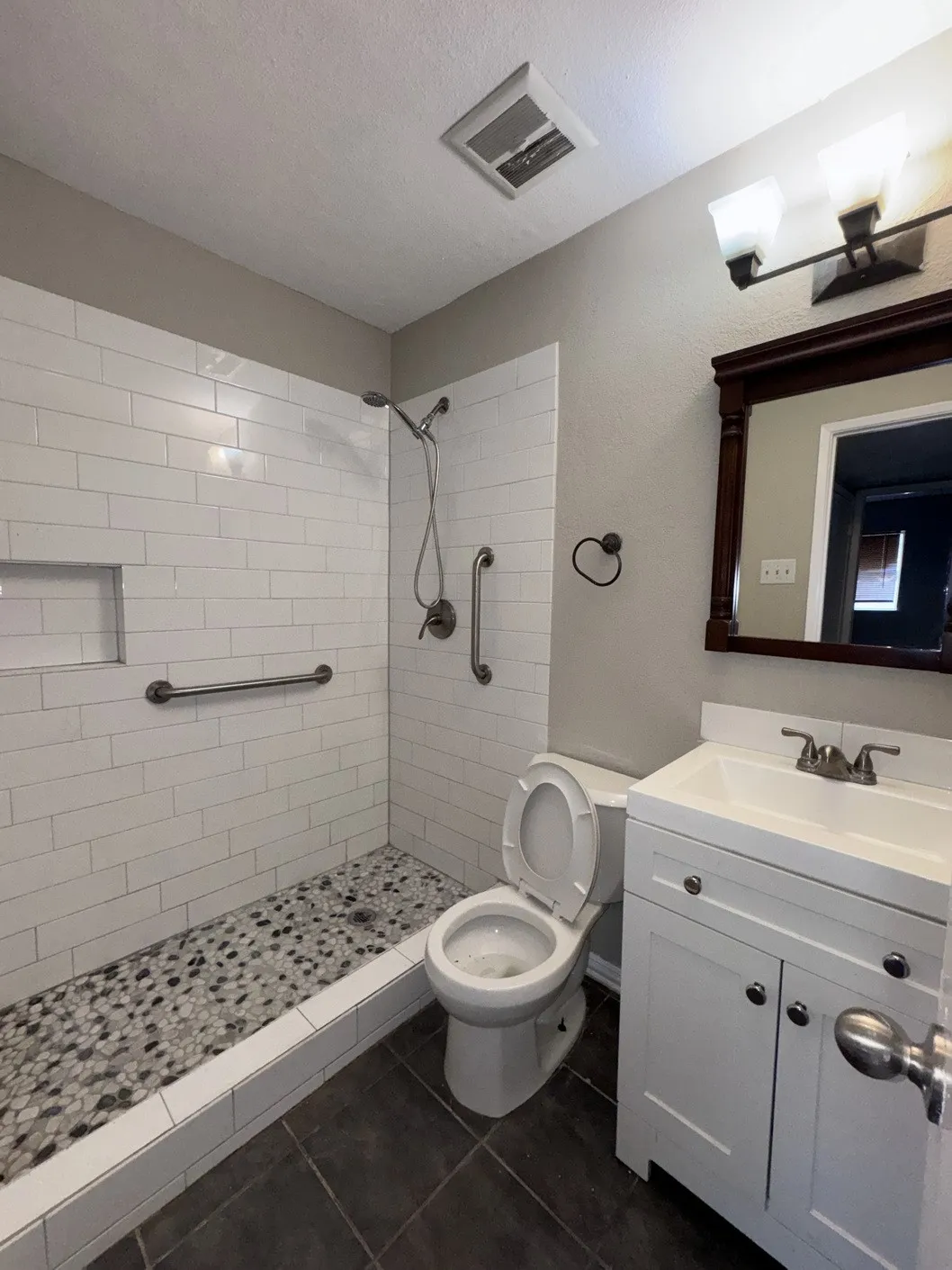 Single Family Residence For Sale in Dallas County , 1610 Kingston Drive, Grand Prairie, Texas 75051, 4 Bedroom, 2 Bathroom, 2 Garage spaces, 1,482 Sqft, built in 1969, mls#21384538, Real Estate Agent in Grand Prairie, Homes For Sale in Dallas county, Homes For Sale in Grand Prairie, Realtor in Grand Prairie Texas, Real Estate Brokerage Independent Realty Texas, Luminita Cordes Realtor