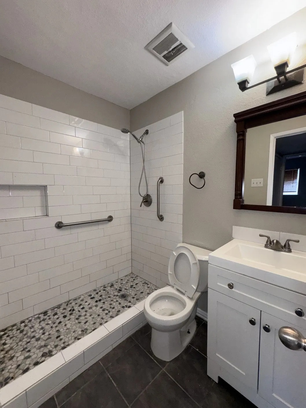 Single Family Residence For Sale in Dallas County , 1610 Kingston Drive, Grand Prairie, Texas 75051, 4 Bedroom, 2 Bathroom, 2 Garage spaces, 1,482 Sqft, built in 1969, mls#21384538, Real Estate Agent in Grand Prairie, Homes For Sale in Dallas county, Homes For Sale in Grand Prairie, Realtor in Grand Prairie Texas, Real Estate Brokerage Independent Realty Texas, Luminita Cordes Realtor