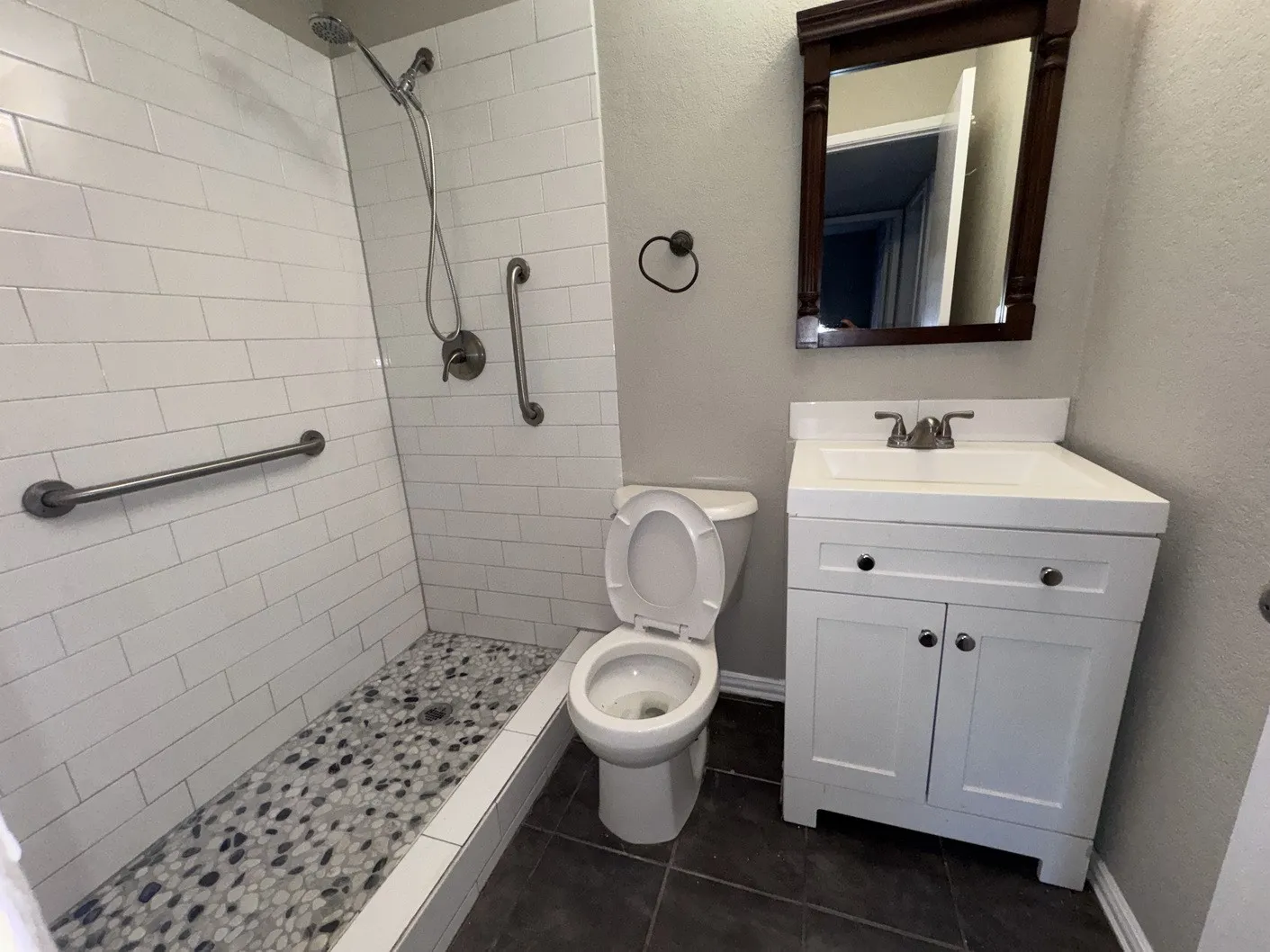 Single Family Residence For Sale in Dallas County , 1610 Kingston Drive, Grand Prairie, Texas 75051, 4 Bedroom, 2 Bathroom, 2 Garage spaces, 1,482 Sqft, built in 1969, mls#21384538, Real Estate Agent in Grand Prairie, Homes For Sale in Dallas county, Homes For Sale in Grand Prairie, Realtor in Grand Prairie Texas, Real Estate Brokerage Independent Realty Texas, Luminita Cordes Realtor