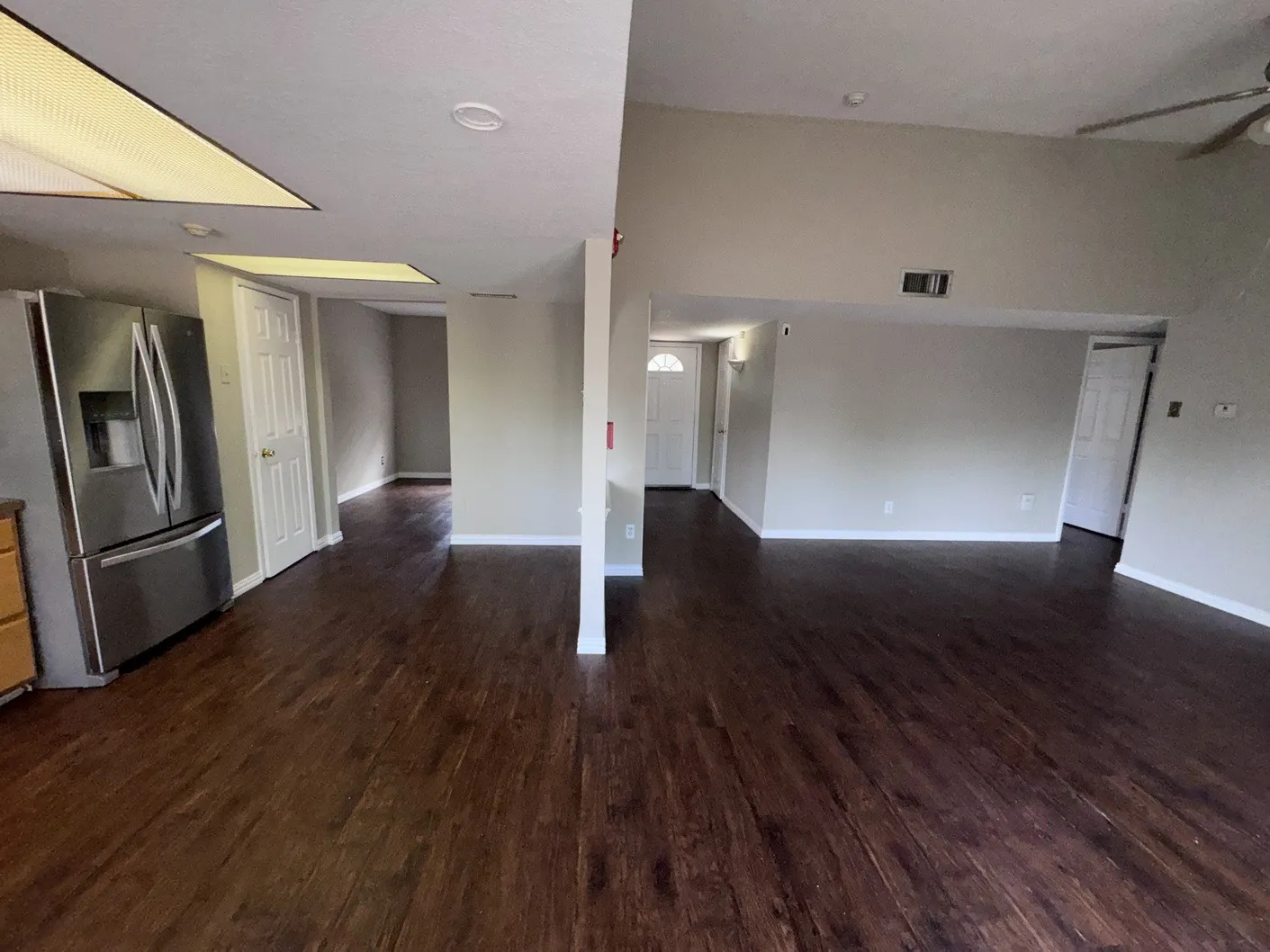 Single Family Residence For Sale in Dallas County , 1610 Kingston Drive, Grand Prairie, Texas 75051, 4 Bedroom, 2 Bathroom, 2 Garage spaces, 1,482 Sqft, built in 1969, mls#21384538, Real Estate Agent in Grand Prairie, Homes For Sale in Dallas county, Homes For Sale in Grand Prairie, Realtor in Grand Prairie Texas, Real Estate Brokerage Independent Realty Texas, Luminita Cordes Realtor