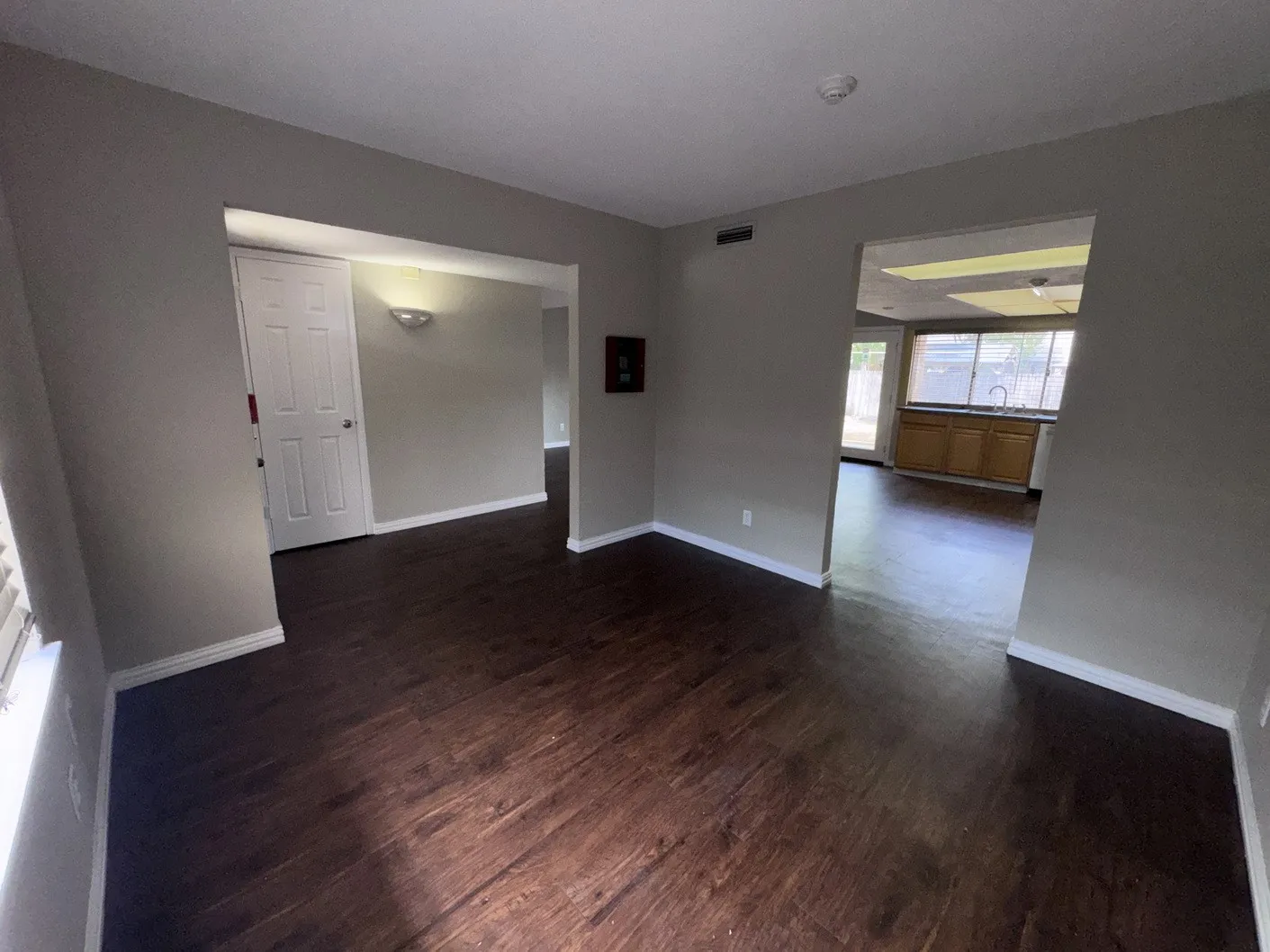 Single Family Residence For Sale in Dallas County , 1610 Kingston Drive, Grand Prairie, Texas 75051, 4 Bedroom, 2 Bathroom, 2 Garage spaces, 1,482 Sqft, built in 1969, mls#21384538, Real Estate Agent in Grand Prairie, Homes For Sale in Dallas county, Homes For Sale in Grand Prairie, Realtor in Grand Prairie Texas, Real Estate Brokerage Independent Realty Texas, Luminita Cordes Realtor
