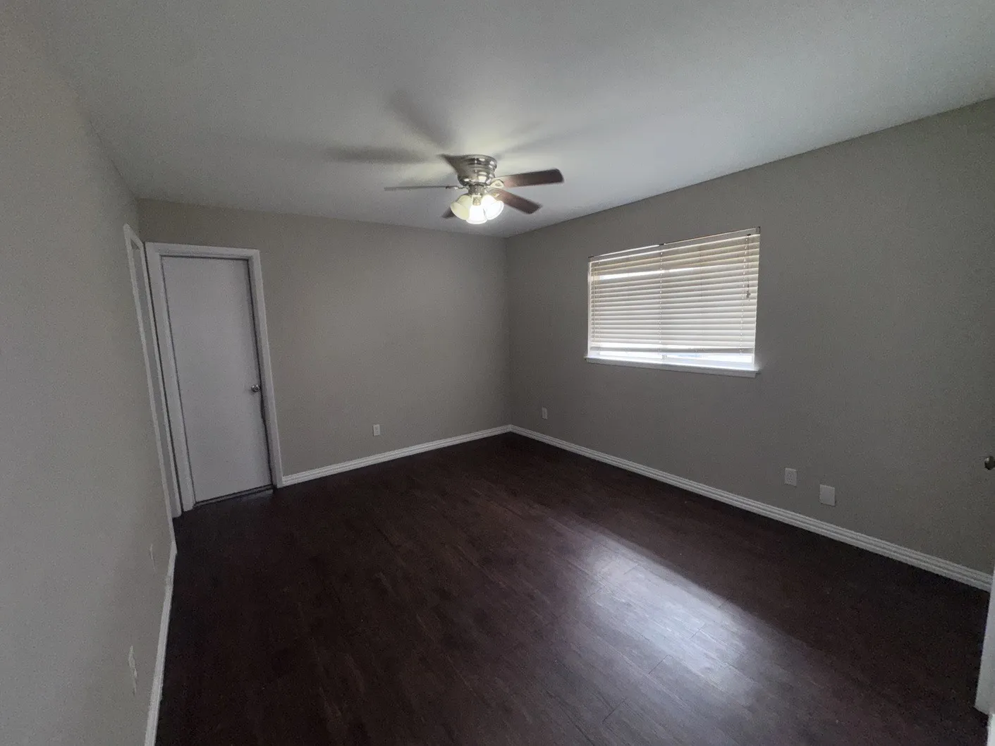 Single Family Residence For Sale in Dallas County , 1610 Kingston Drive, Grand Prairie, Texas 75051, 4 Bedroom, 2 Bathroom, 2 Garage spaces, 1,482 Sqft, built in 1969, mls#21384538, Real Estate Agent in Grand Prairie, Homes For Sale in Dallas county, Homes For Sale in Grand Prairie, Realtor in Grand Prairie Texas, Real Estate Brokerage Independent Realty Texas, Luminita Cordes Realtor