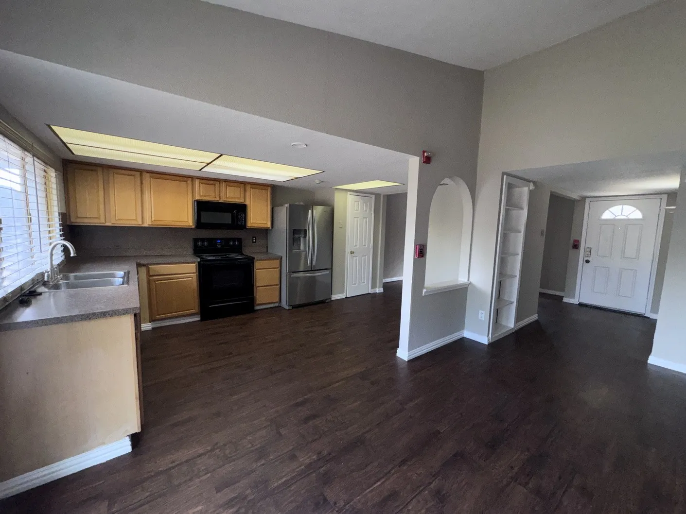 Single Family Residence For Sale in Dallas County , 1610 Kingston Drive, Grand Prairie, Texas 75051, 4 Bedroom, 2 Bathroom, 2 Garage spaces, 1,482 Sqft, built in 1969, mls#21384538, Real Estate Agent in Grand Prairie, Homes For Sale in Dallas county, Homes For Sale in Grand Prairie, Realtor in Grand Prairie Texas, Real Estate Brokerage Independent Realty Texas, Luminita Cordes Realtor