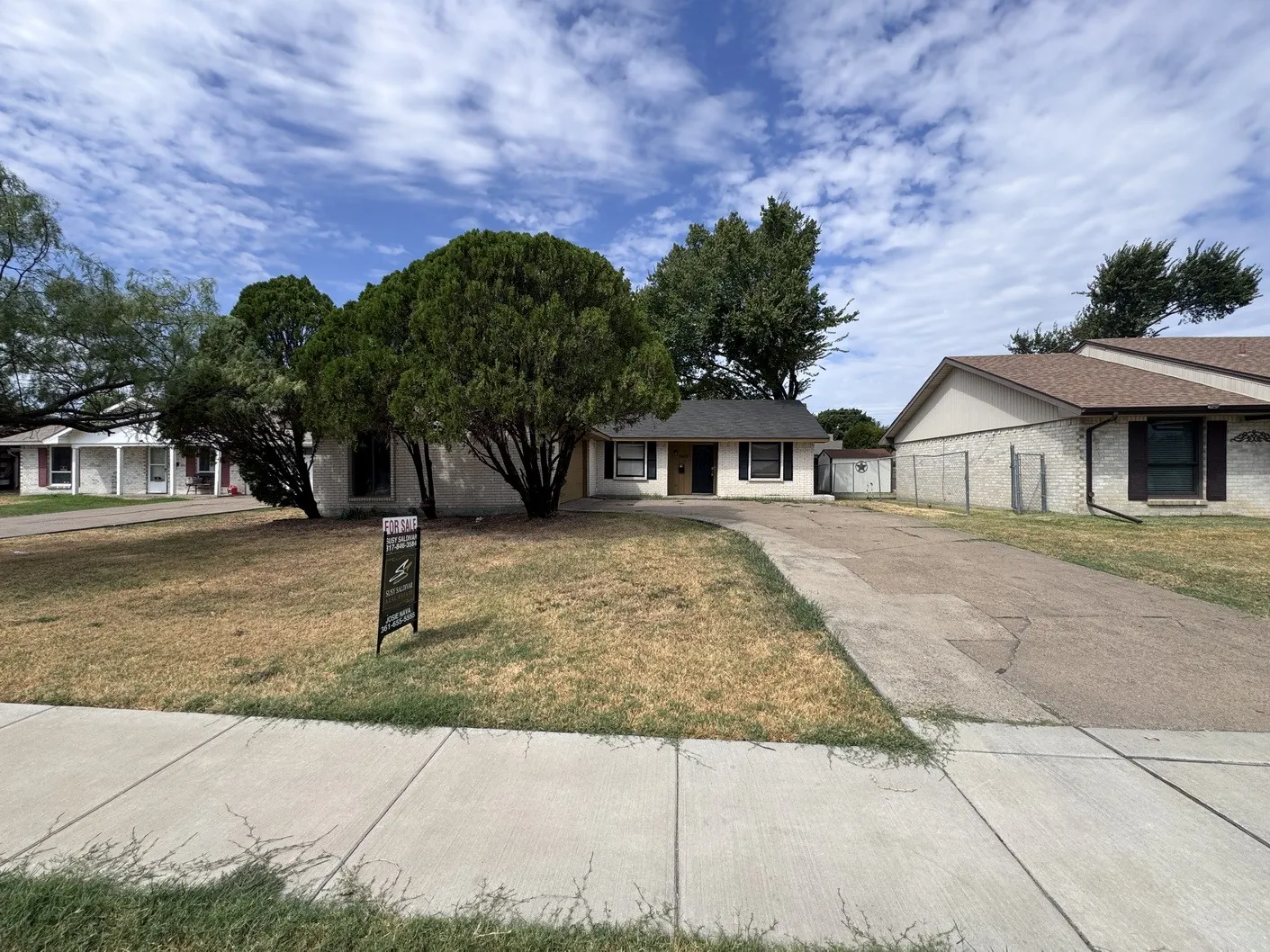 Single Family Residence For Sale in Dallas County , 1610 Kingston Drive, Grand Prairie, Texas 75051, 4 Bedroom, 2 Bathroom, 2 Garage spaces, 1,482 Sqft, built in 1969, mls#21384538, Real Estate Agent in Grand Prairie, Homes For Sale in Dallas county, Homes For Sale in Grand Prairie, Realtor in Grand Prairie Texas, Real Estate Brokerage Independent Realty Texas, Luminita Cordes Realtor