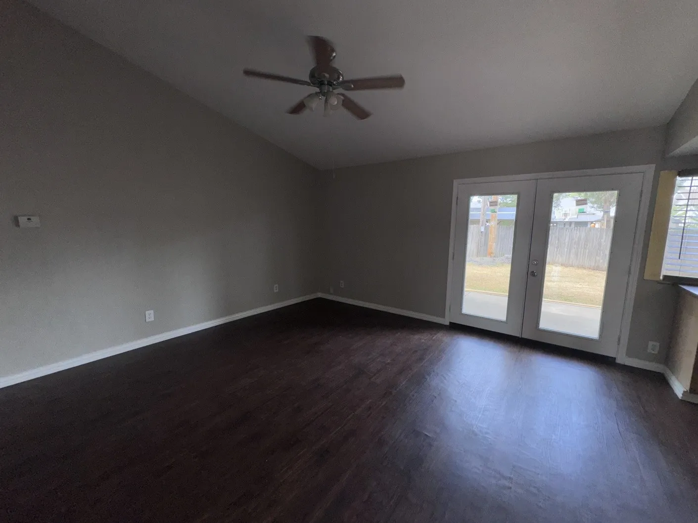 Single Family Residence For Sale in Dallas County , 1610 Kingston Drive, Grand Prairie, Texas 75051, 4 Bedroom, 2 Bathroom, 2 Garage spaces, 1,482 Sqft, built in 1969, mls#21384538, Real Estate Agent in Grand Prairie, Homes For Sale in Dallas county, Homes For Sale in Grand Prairie, Realtor in Grand Prairie Texas, Real Estate Brokerage Independent Realty Texas, Luminita Cordes Realtor