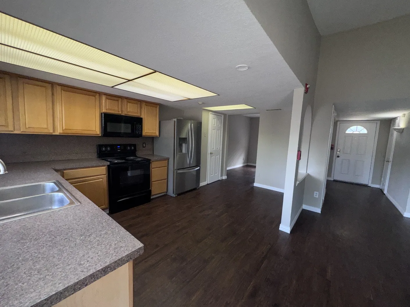 Single Family Residence For Sale in Dallas County , 1610 Kingston Drive, Grand Prairie, Texas 75051, 4 Bedroom, 2 Bathroom, 2 Garage spaces, 1,482 Sqft, built in 1969, mls#21384538, Real Estate Agent in Grand Prairie, Homes For Sale in Dallas county, Homes For Sale in Grand Prairie, Realtor in Grand Prairie Texas, Real Estate Brokerage Independent Realty Texas, Luminita Cordes Realtor