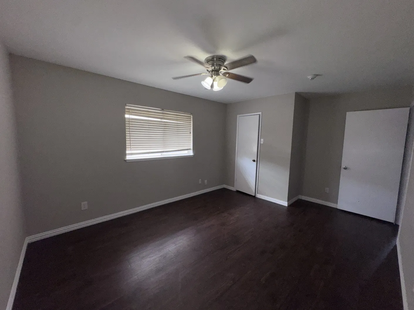 Single Family Residence For Sale in Dallas County , 1610 Kingston Drive, Grand Prairie, Texas 75051, 4 Bedroom, 2 Bathroom, 2 Garage spaces, 1,482 Sqft, built in 1969, mls#21384538, Real Estate Agent in Grand Prairie, Homes For Sale in Dallas county, Homes For Sale in Grand Prairie, Realtor in Grand Prairie Texas, Real Estate Brokerage Independent Realty Texas, Luminita Cordes Realtor