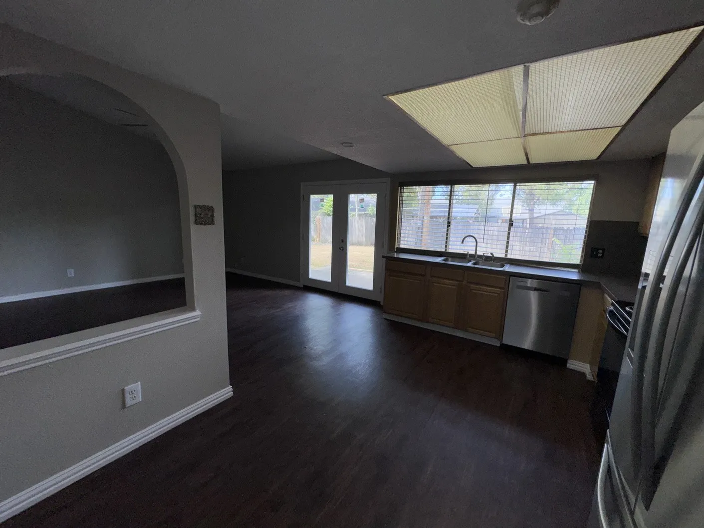 Single Family Residence For Sale in Dallas County , 1610 Kingston Drive, Grand Prairie, Texas 75051, 4 Bedroom, 2 Bathroom, 2 Garage spaces, 1,482 Sqft, built in 1969, mls#21384538, Real Estate Agent in Grand Prairie, Homes For Sale in Dallas county, Homes For Sale in Grand Prairie, Realtor in Grand Prairie Texas, Real Estate Brokerage Independent Realty Texas, Luminita Cordes Realtor